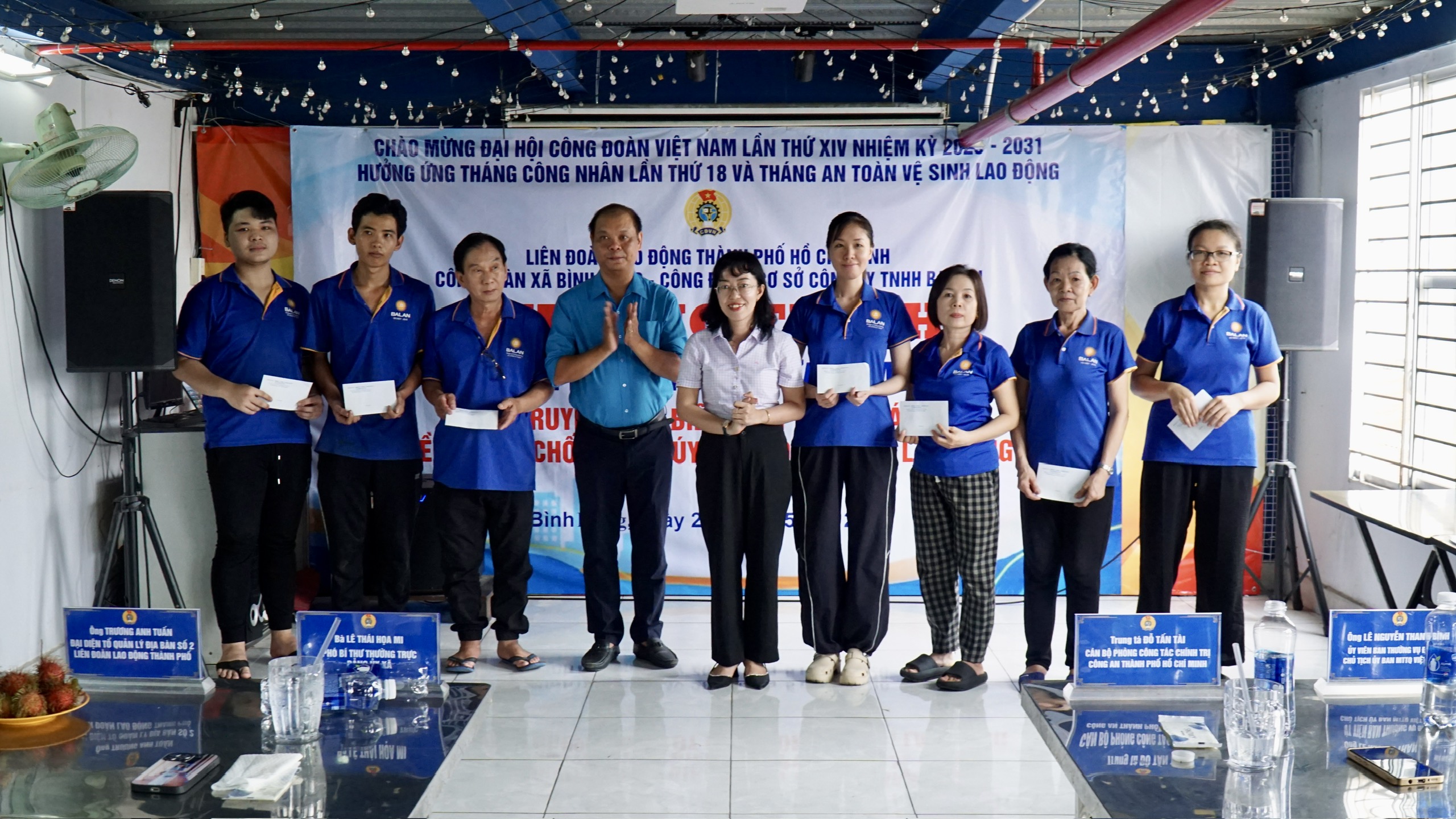 Xã Bình Hưng, TPHCM: Công nhân ấm lòng với “Bữa cơm Công đoàn” - Ảnh 3.