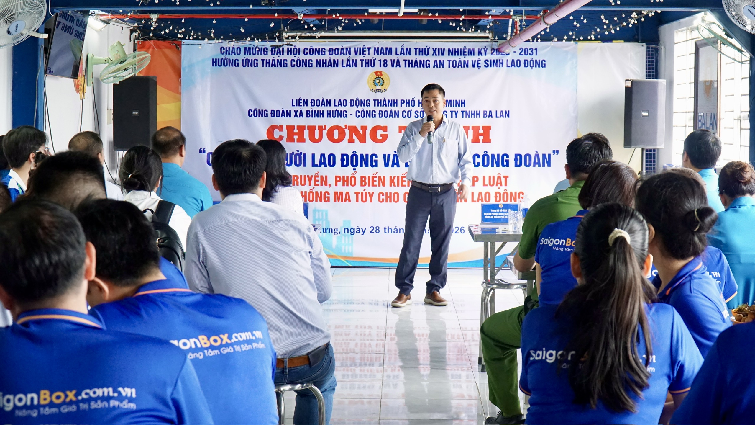 Xã Bình Hưng, TPHCM: Công nhân ấm lòng với “Bữa cơm Công đoàn” - Ảnh 1.