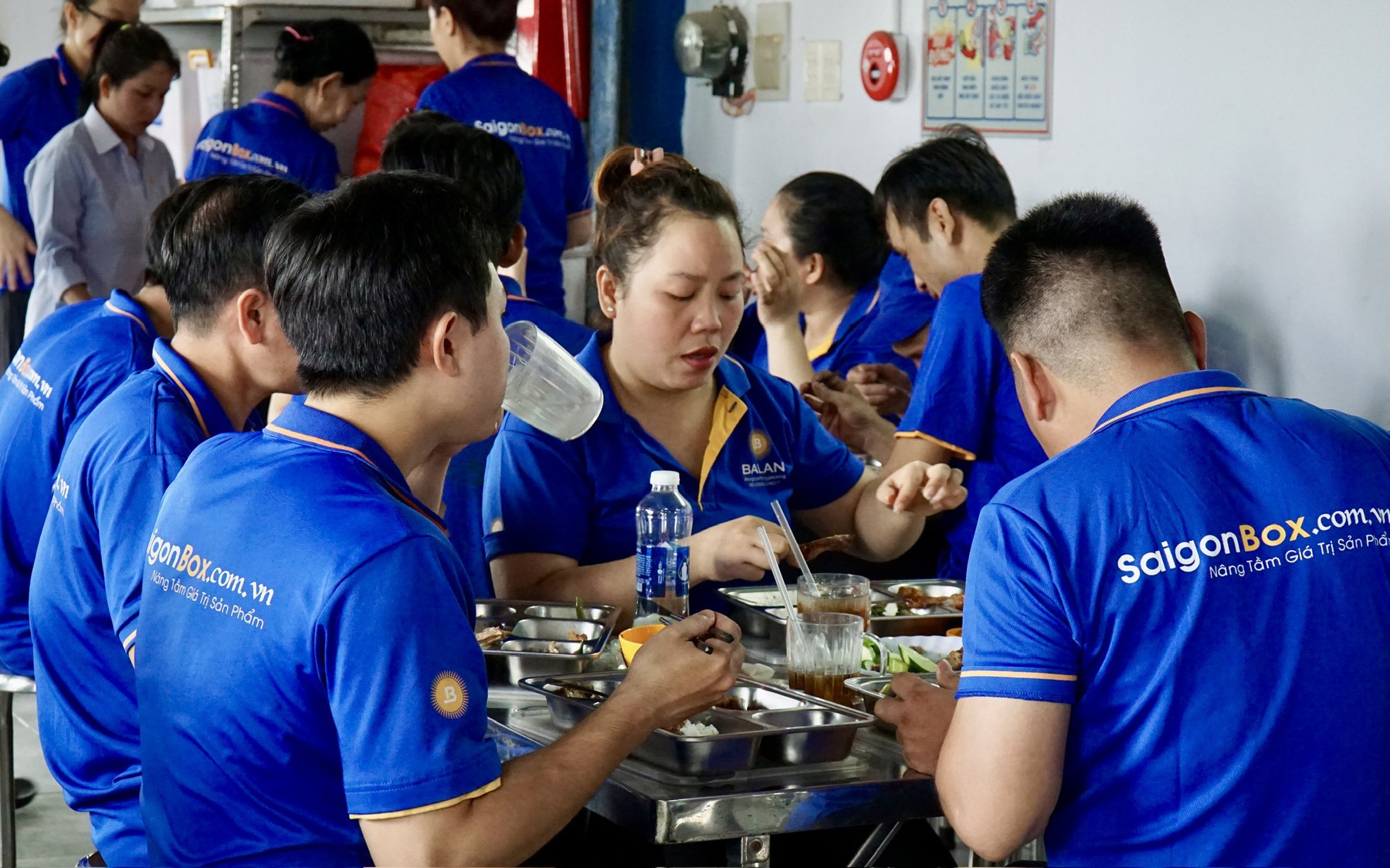 Xã Bình Hưng, TPHCM: Công nhân ấm lòng với “Bữa cơm Công đoàn”