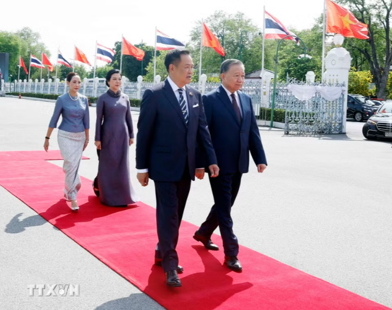 Lễ đ&oacute;n Tổng B&iacute; thư, Chủ tịch nước T&ocirc; L&acirc;m v&agrave; Phu nh&acirc;n thăm ch&iacute;nh thức Vương quốc Th&aacute;i Lan - Ảnh 3.