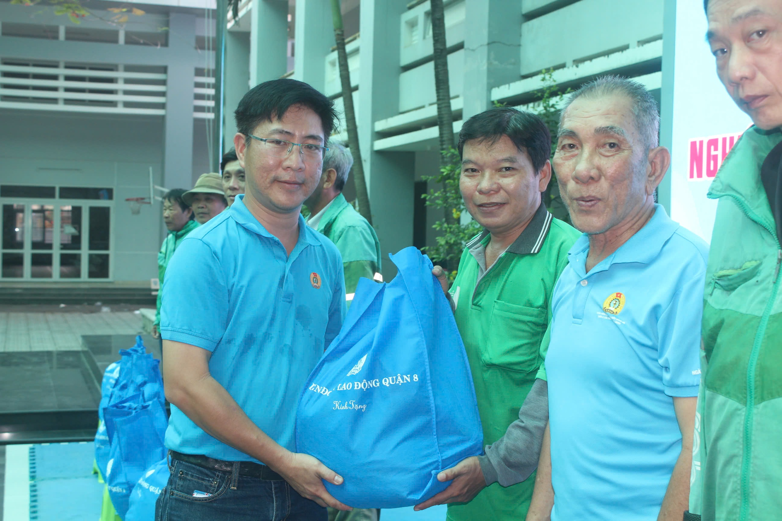 Không để lao động phi chính thức đơn độc - Ảnh 1.