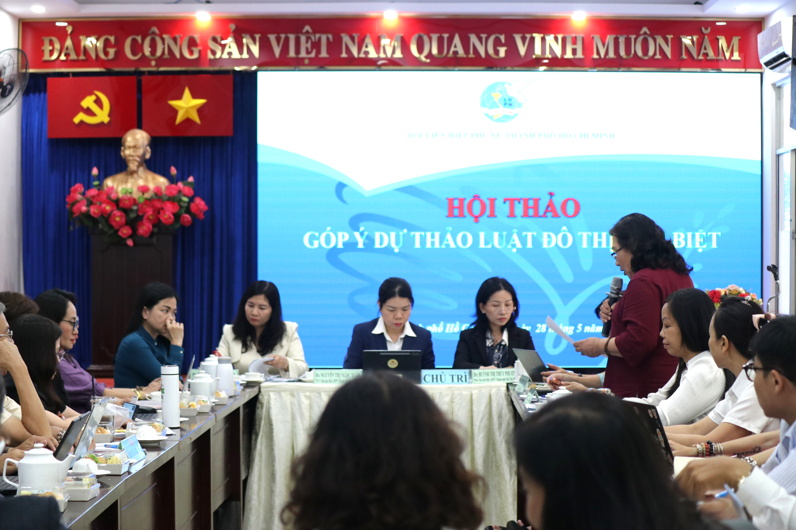 Đề xuất bổ sung chính sách riêng cho phụ nữ và trẻ em trong Luật Đô thị đặc biệt - Ảnh 6.