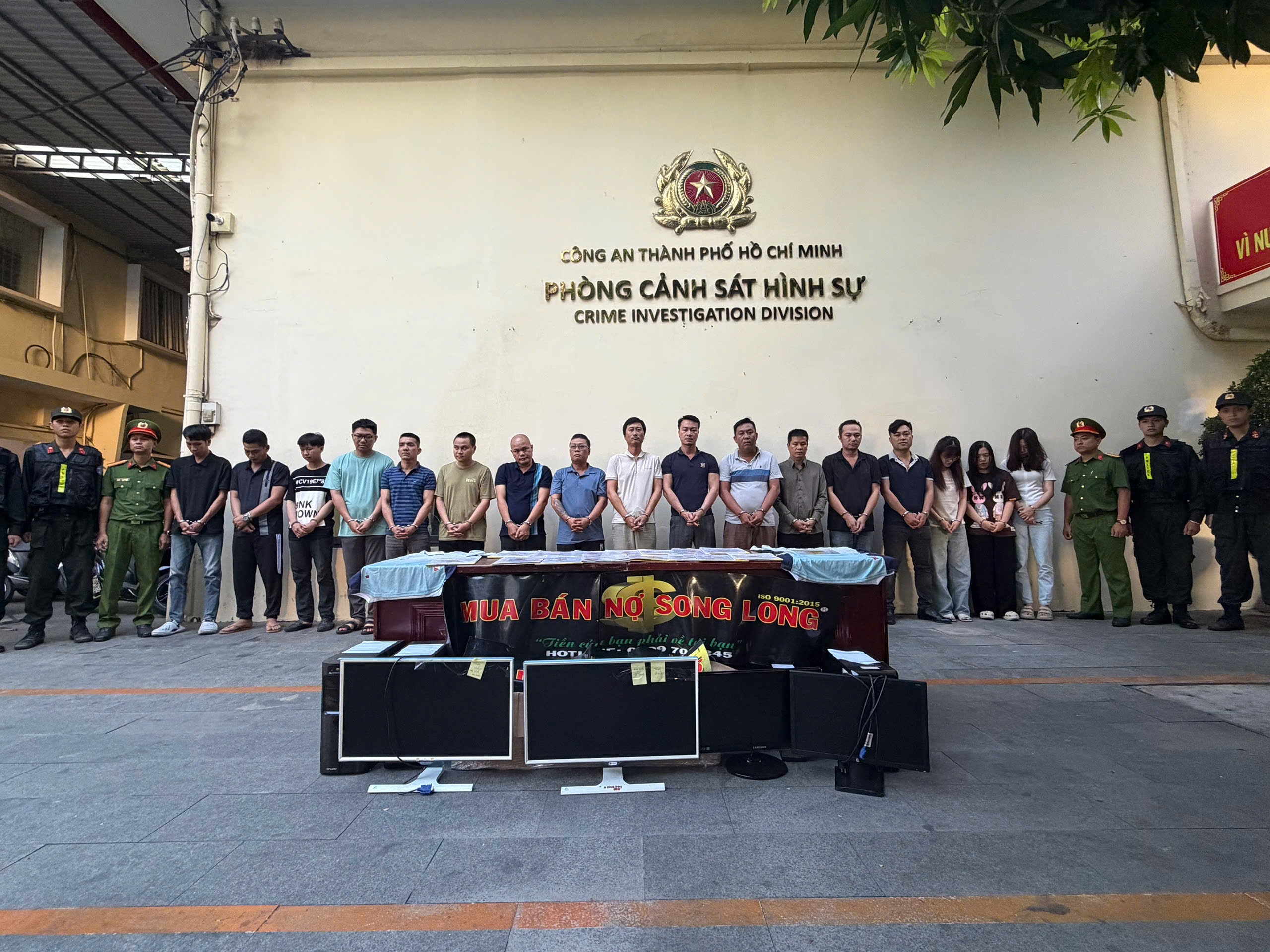 Công an TPHCM bắt Giám đốc Công ty Đòi nợ Song Long - Ảnh 3.