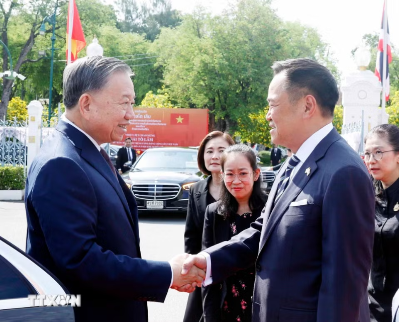 Lễ đ&oacute;n Tổng B&iacute; thư, Chủ tịch nước T&ocirc; L&acirc;m v&agrave; Phu nh&acirc;n thăm ch&iacute;nh thức Vương quốc Th&aacute;i Lan - Ảnh 2.