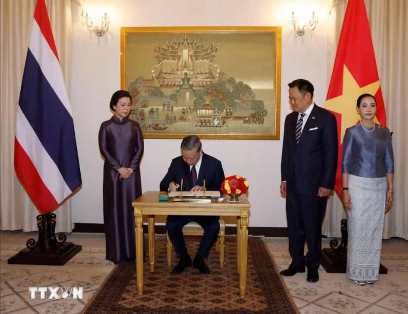 Lễ đ&oacute;n Tổng B&iacute; thư, Chủ tịch nước T&ocirc; L&acirc;m v&agrave; Phu nh&acirc;n thăm ch&iacute;nh thức Vương quốc Th&aacute;i Lan - Ảnh 15.
