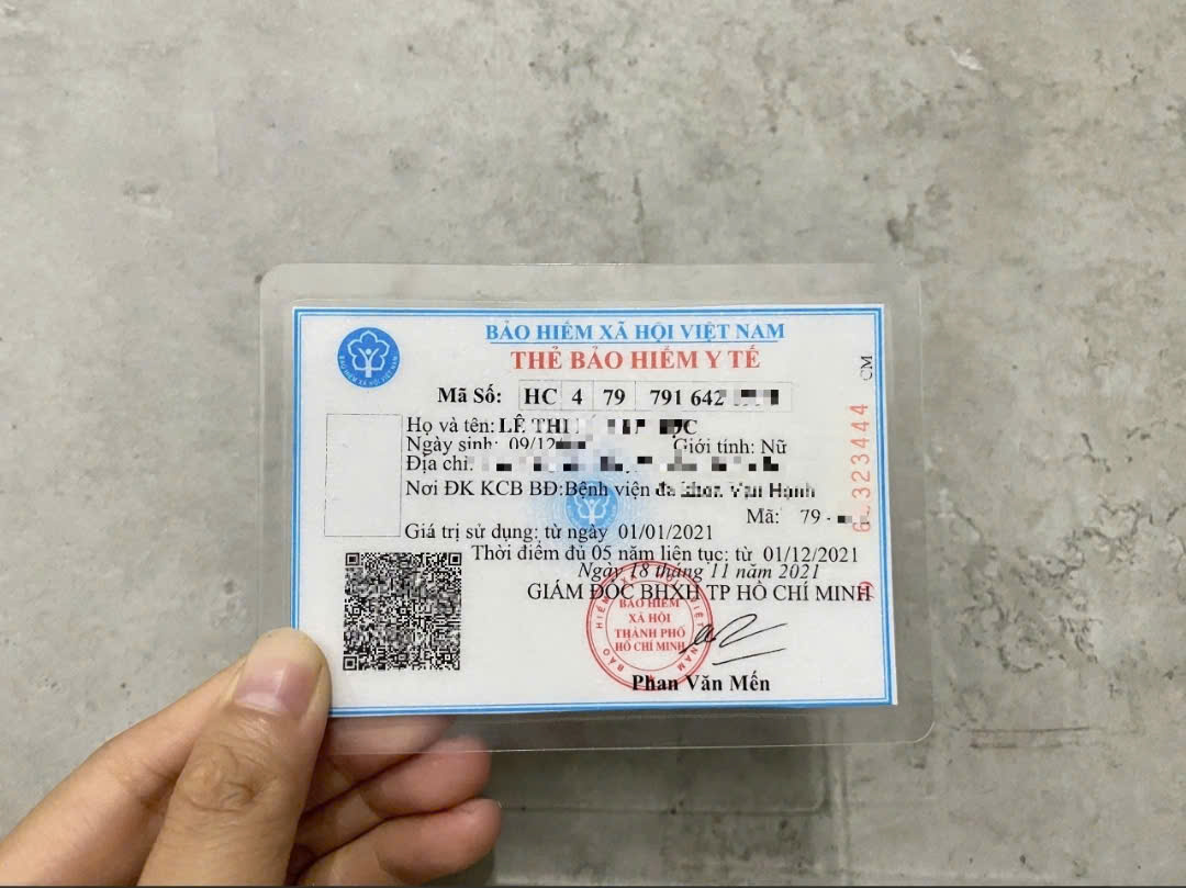 Thẻ BHYT ghi thanh toán 100% vì sao vẫn phải đóng thêm tiền? - Ảnh 1.