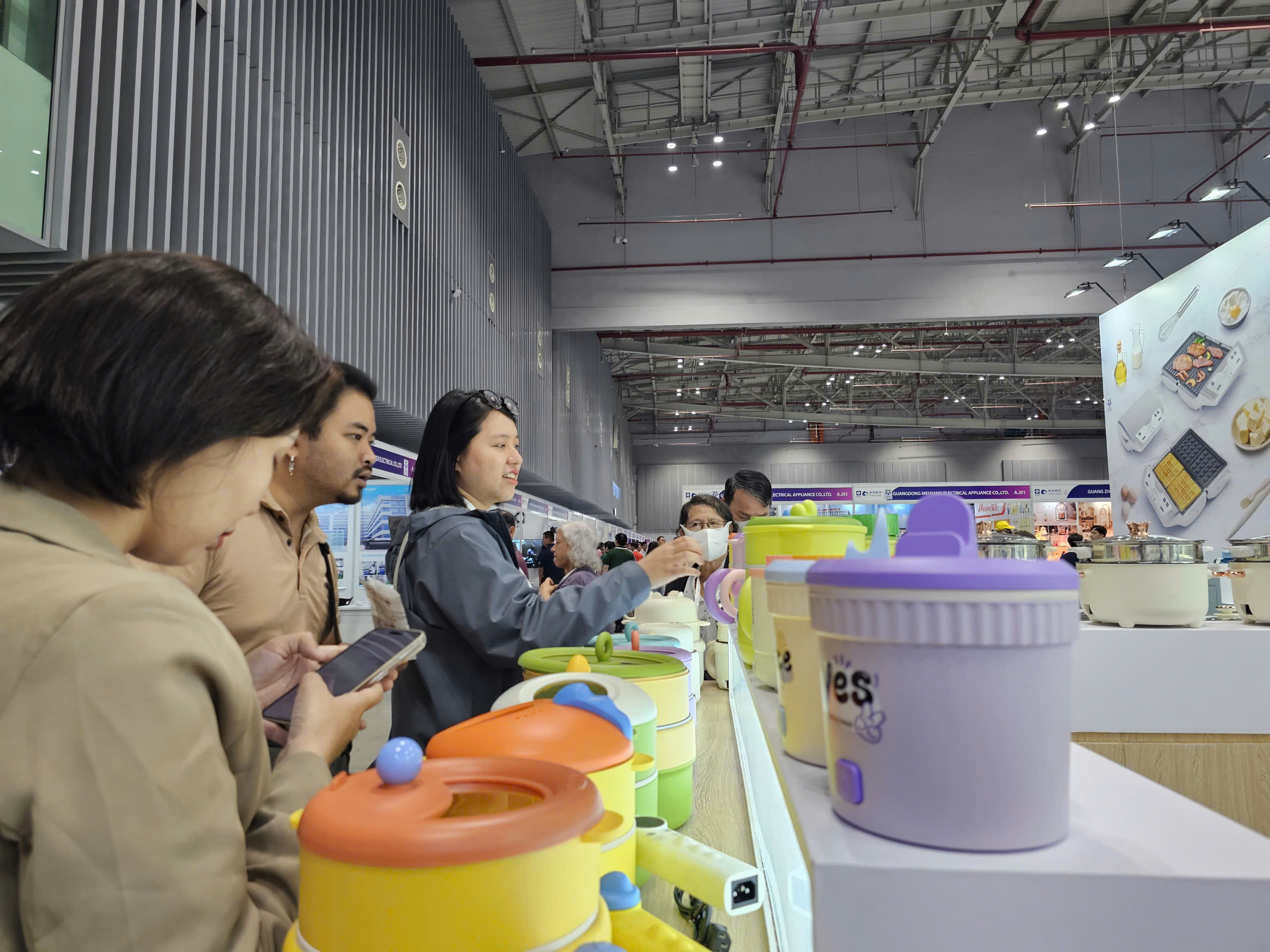 Robot v&agrave; đồ c&ocirc;ng nghệ Trung Quốc gi&aacute; rẻ Nổi bật tại Triển l&atilde;m TPHCM 2026 - Ảnh 6.