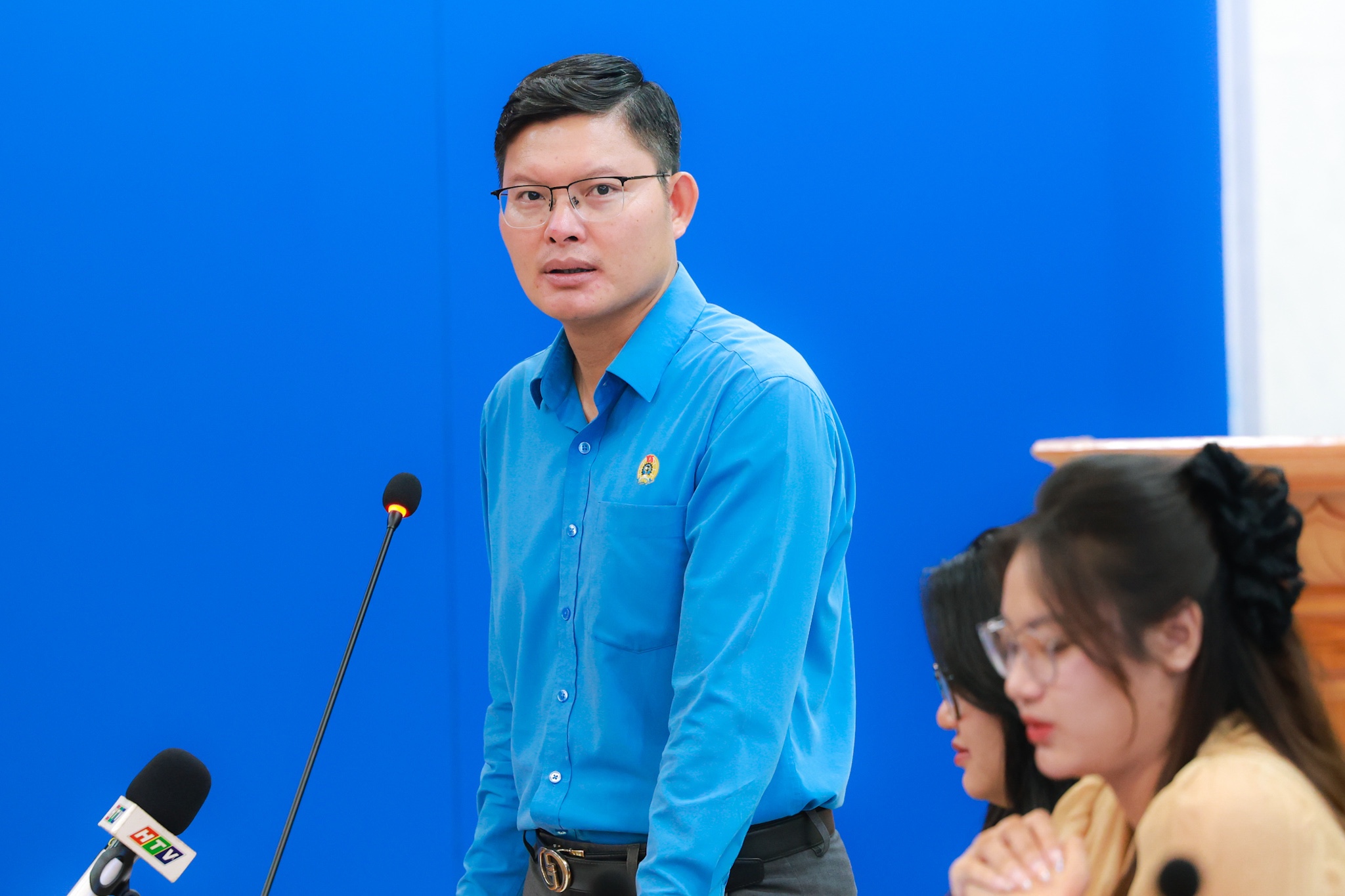 Người lao động kiến nghị lương đủ sống, giảm giờ l&agrave;m trước Đại hội XIV C&ocirc;ng đo&agrave;n Việt Nam - Ảnh 2.