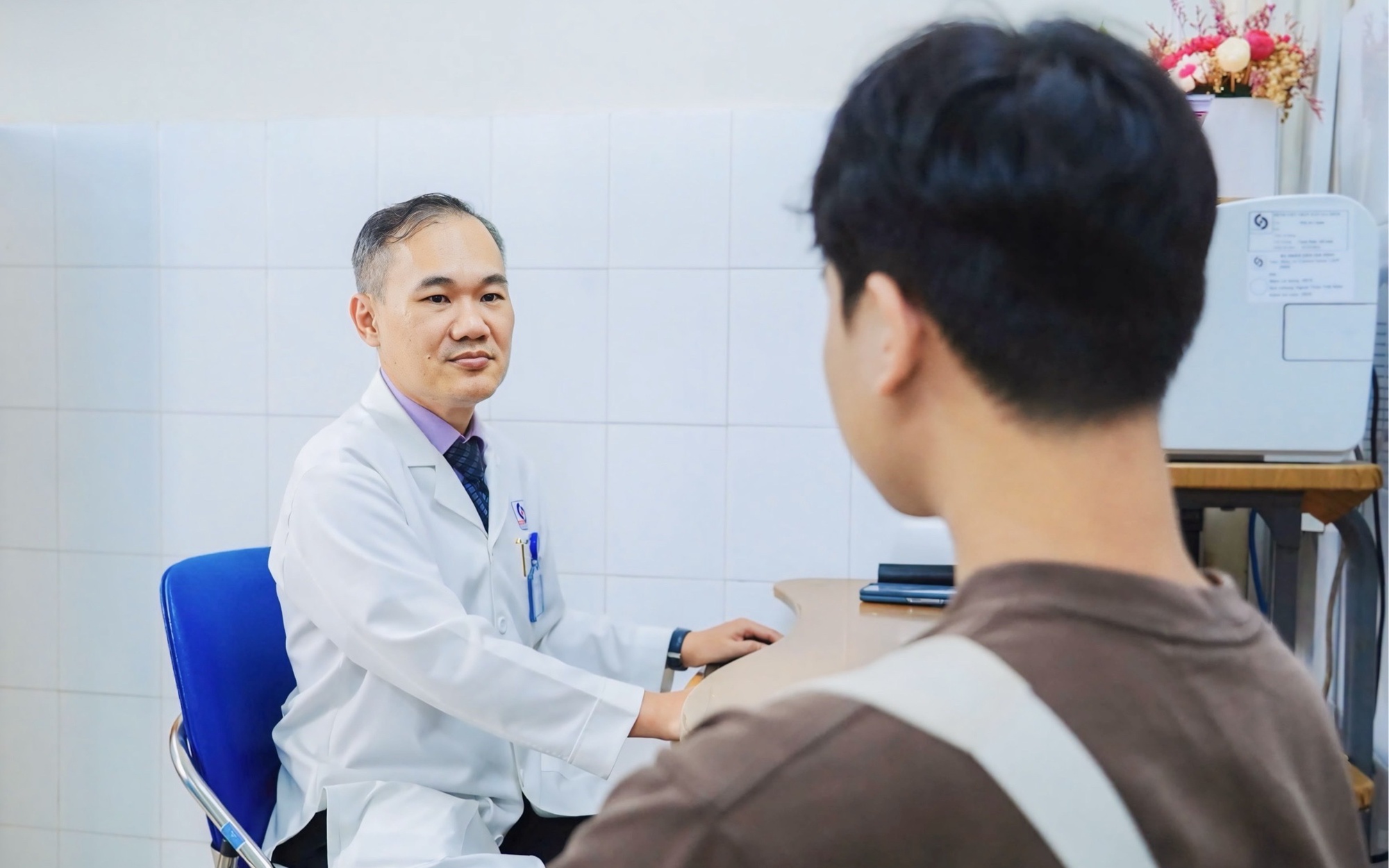 Căng thẳng, stress… khiến nhiều người trẻ “trên bảo dưới không nghe”