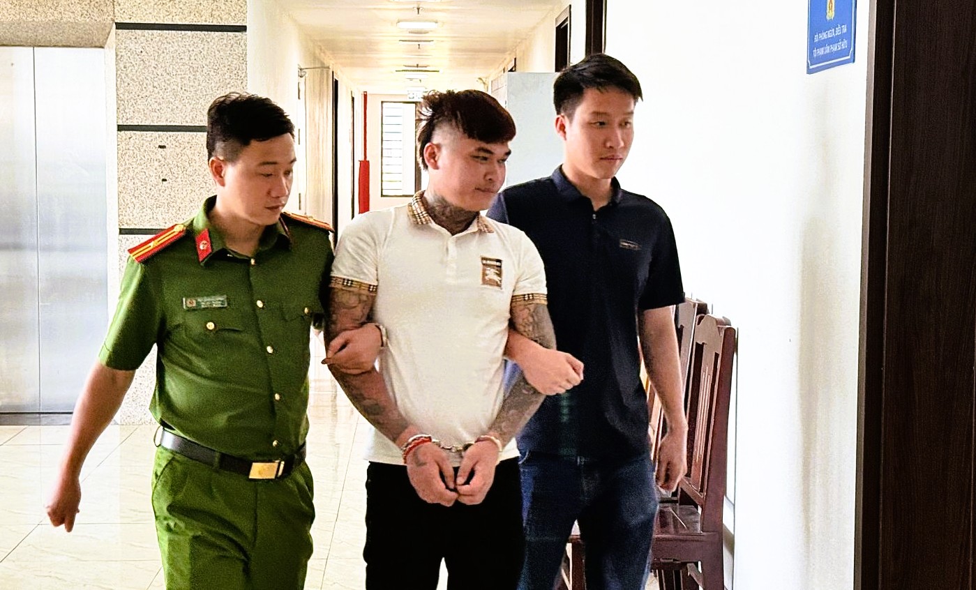 Bắt, di lý đối tượng có 2 lệnh truy nã từ Campuchia - Ảnh 1.