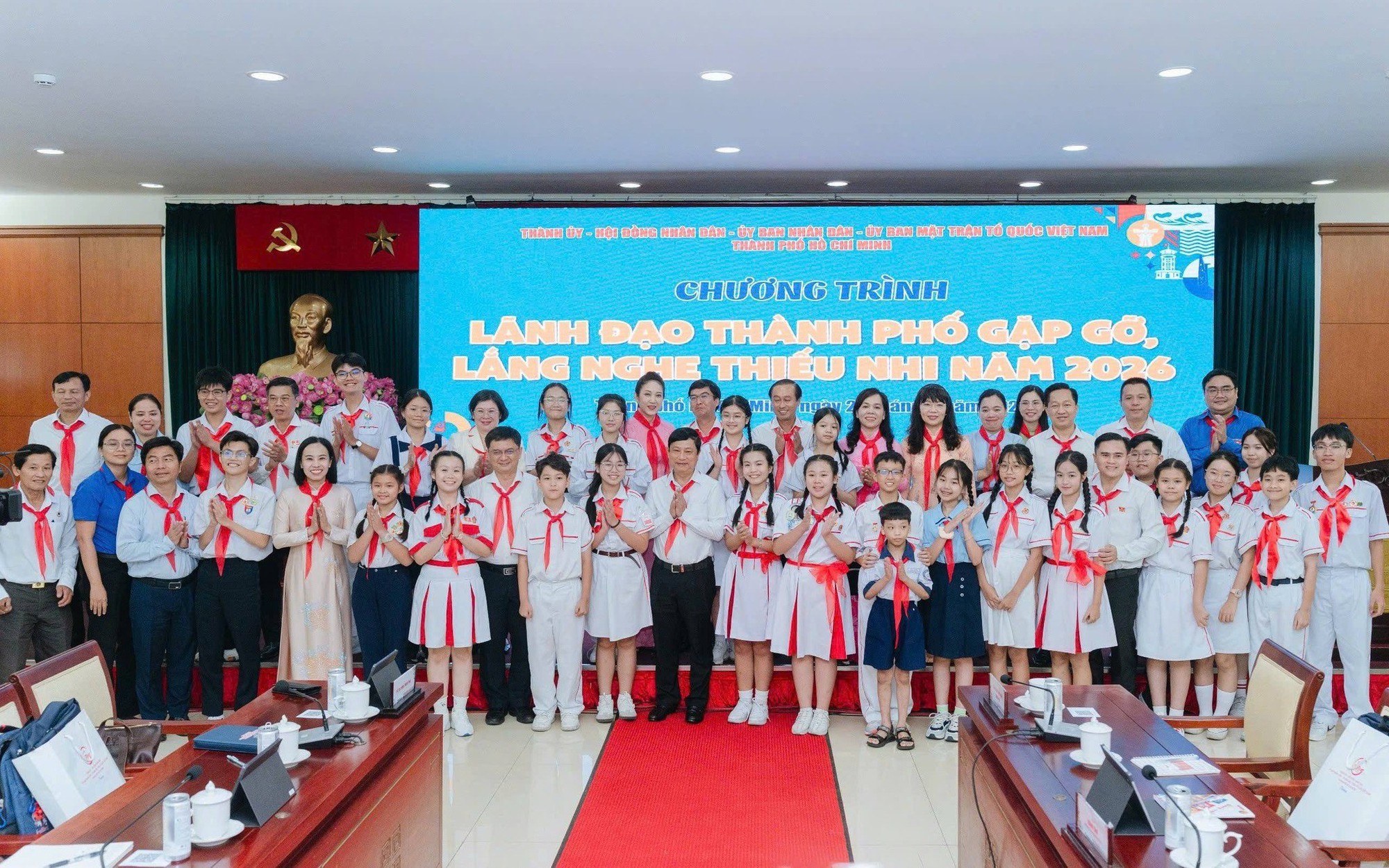 Lãnh đạo TPHCM gặp gỡ, lắng nghe thiếu nhi