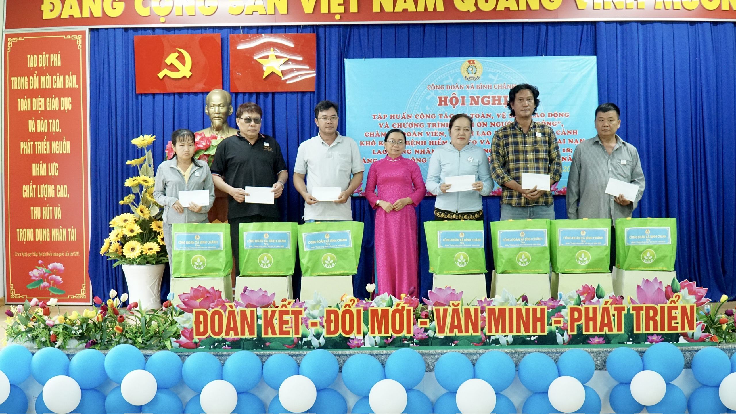 X&atilde; B&igrave;nh Ch&aacute;nh, TPHCM: Lan tỏa y&ecirc;u thương đến đo&agrave;n vi&ecirc;n - lao động tro - Ảnh 6.