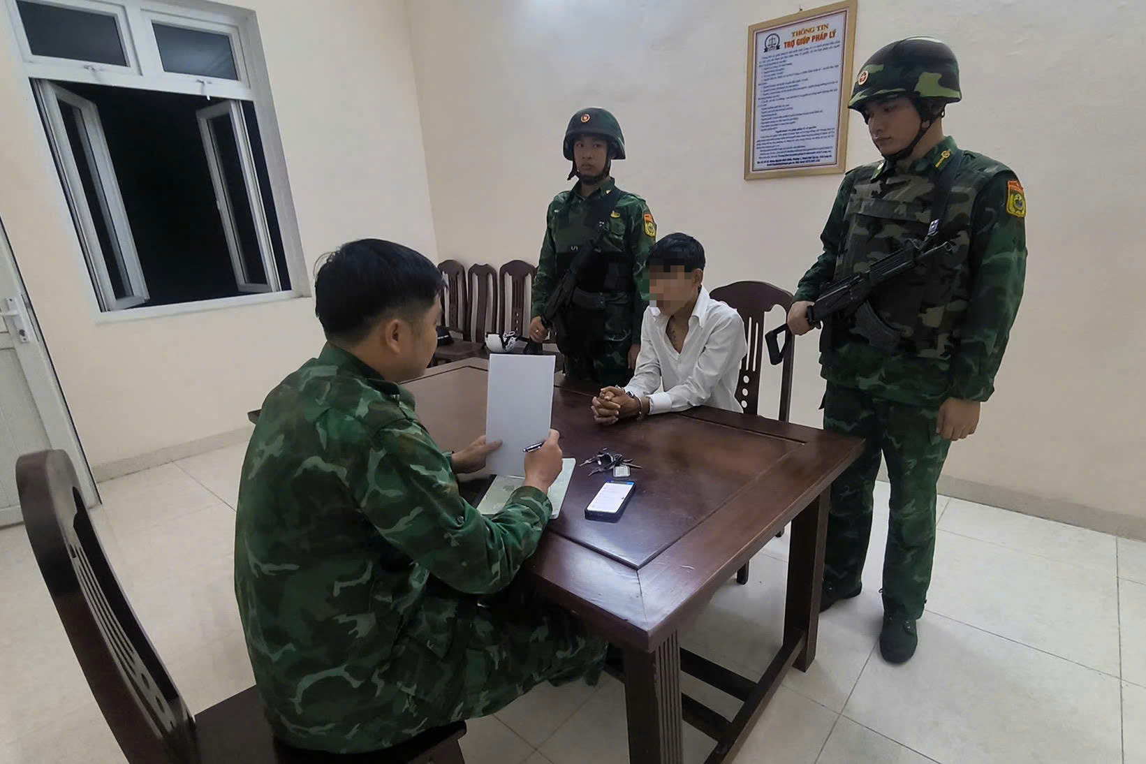 Hai thiếu niên bị bắt vì trộm xe mô tô tại biên giới Tây Ninh - Ảnh 2.