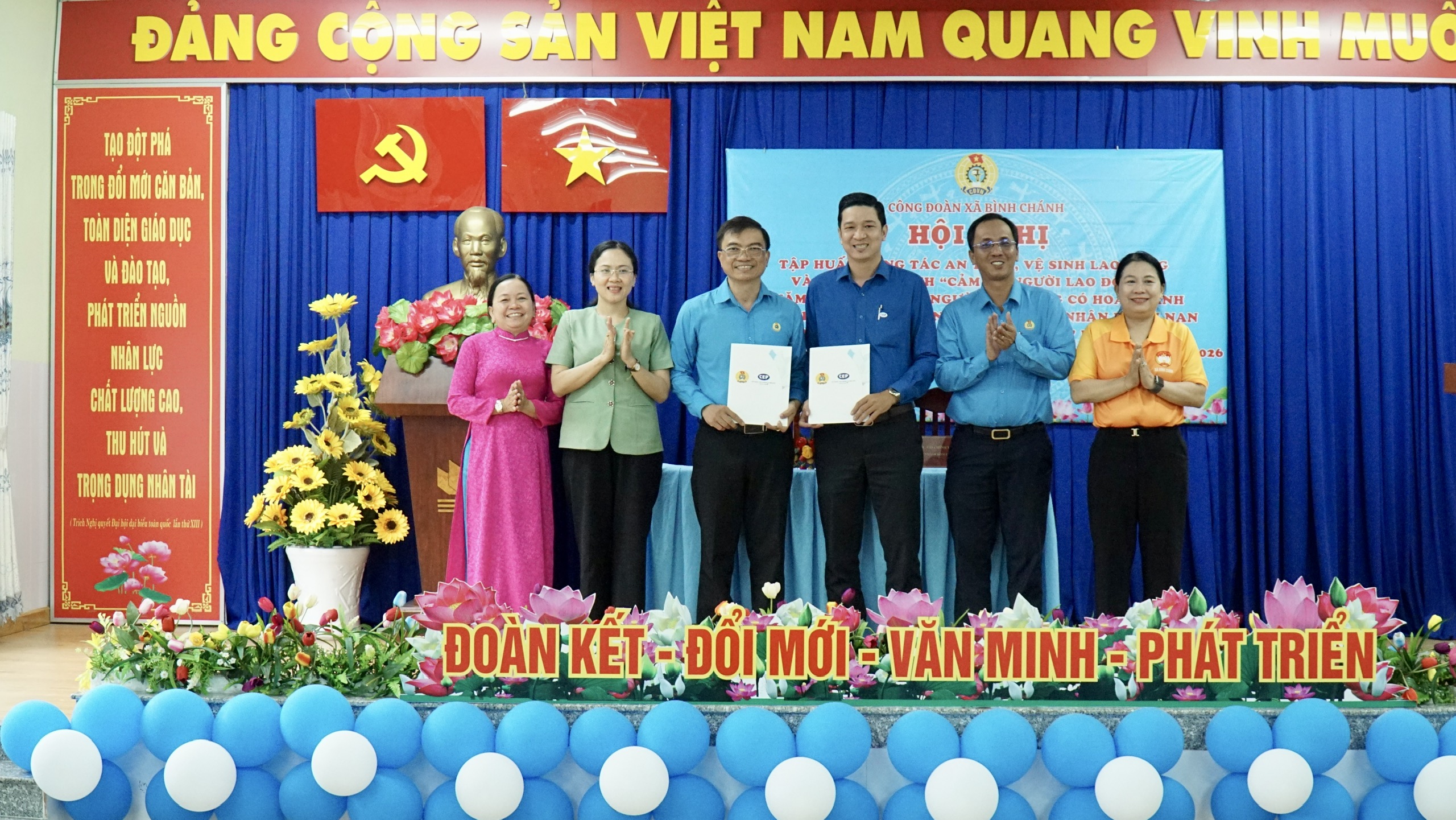 X&atilde; B&igrave;nh Ch&aacute;nh, TPHCM: Lan tỏa y&ecirc;u thương đến đo&agrave;n vi&ecirc;n - lao động tro - Ảnh 9.