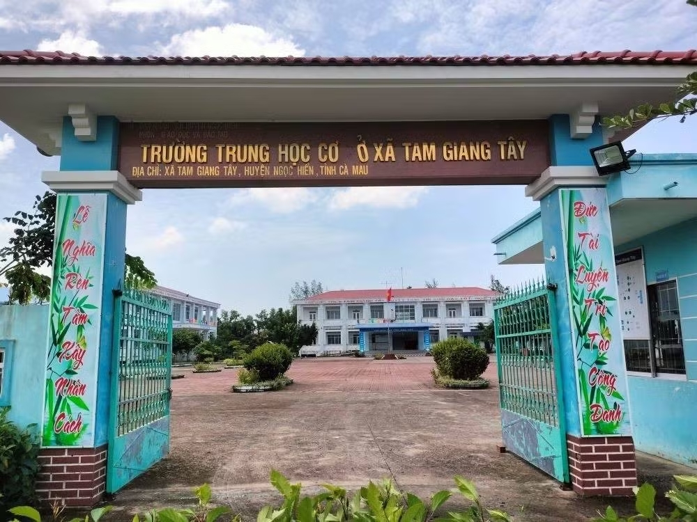 Đ&igrave;nh chỉ điều tra hiệu trưởng bị c&aacute;o buộc tham &ocirc; hơn 10 triệu đồng ở C&agrave; Mau - Ảnh 1.
