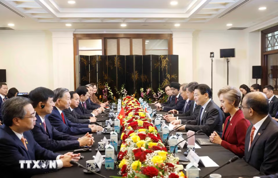 Tổng B&iacute; thư, Chủ tịch nước T&ocirc; L&acirc;m: Mở cơ hội hợp t&aacute;c to lớn Việt Nam - Singapore - Ảnh 2.