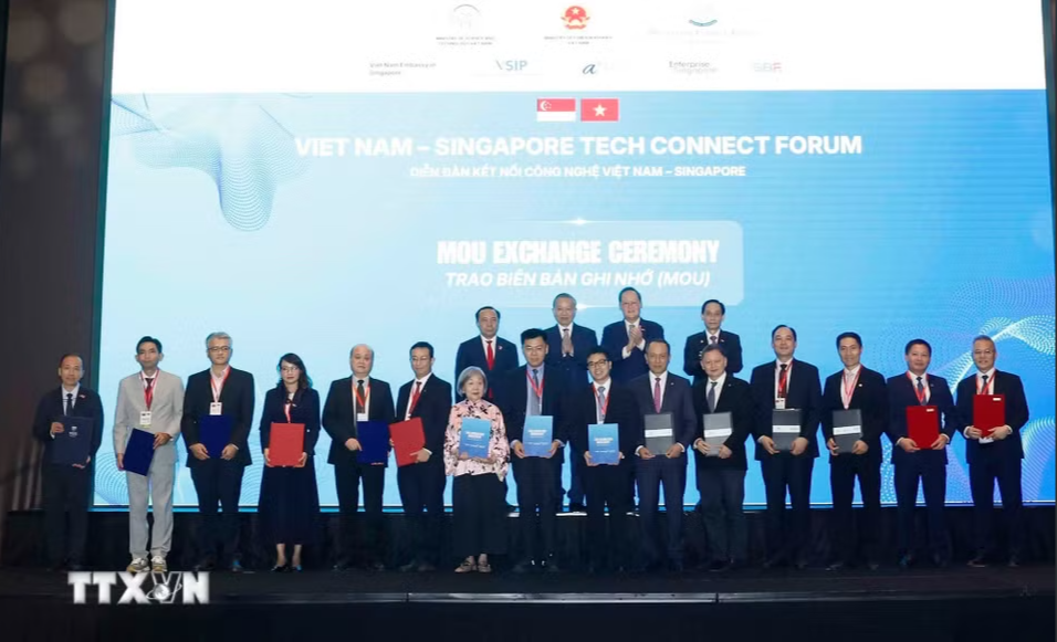 Tổng B&iacute; thư, Chủ tịch nước T&ocirc; L&acirc;m: Hợp t&aacute;c c&ocirc;ng nghệ sẽ l&agrave; trụ cột quan trọng Việt Nam-Singapore - Ảnh 2.