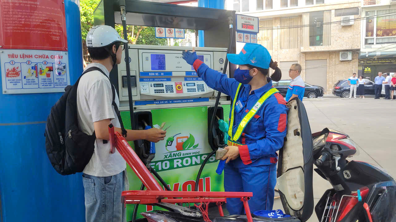 Bộ Công Thương chỉ đạo bán xăng E10 trên toàn quốc từ 1 - 6 - 2026 - Ảnh 1.
