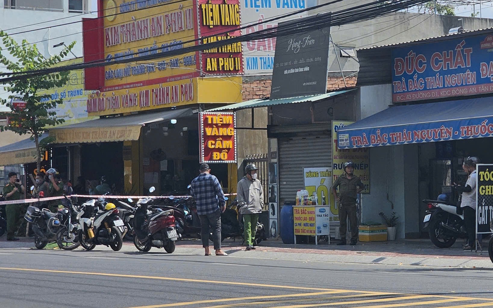 Cướp tiệm vàng ở TPHCM, camera ghi lại cảnh dùng búa gây án: Bắt giữ 6 nghi phạm 