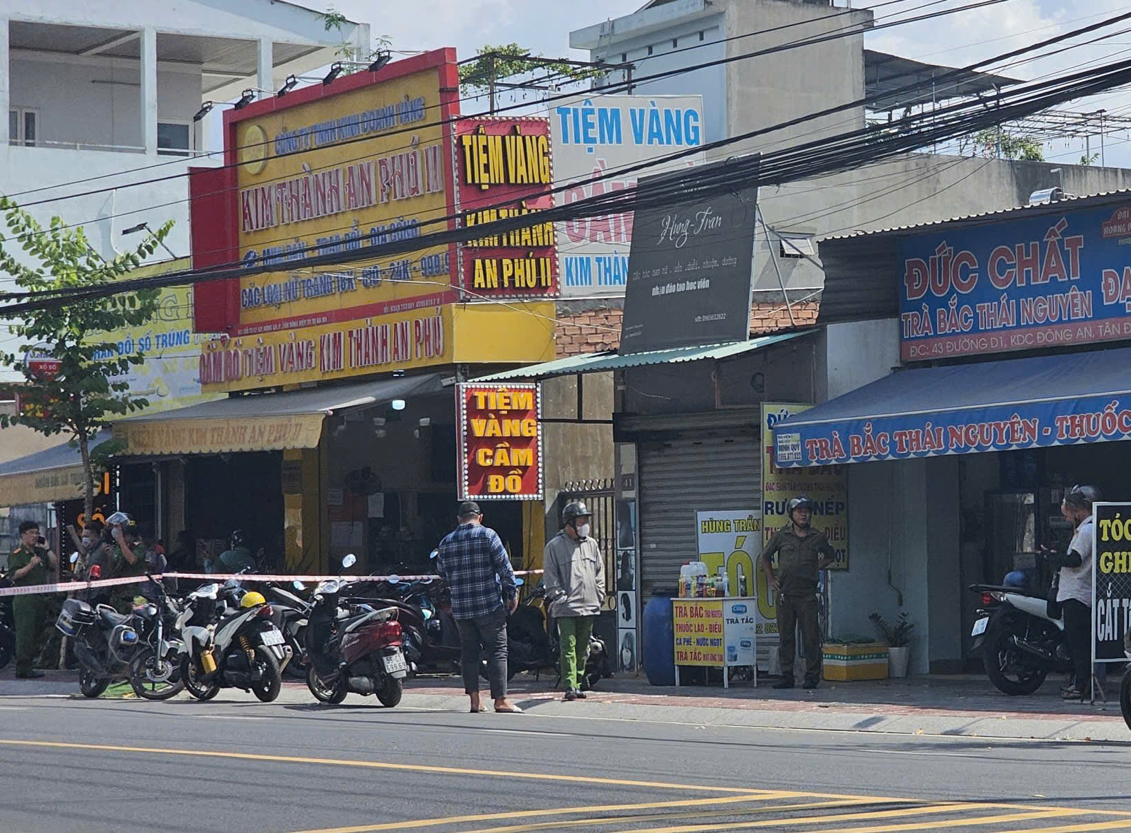Bắt giữ 6 nghi phạm cướp tiệm v&agrave;ng ở TPHCM trong vụ &aacute;n g&acirc;y chấn động - Ảnh 1.