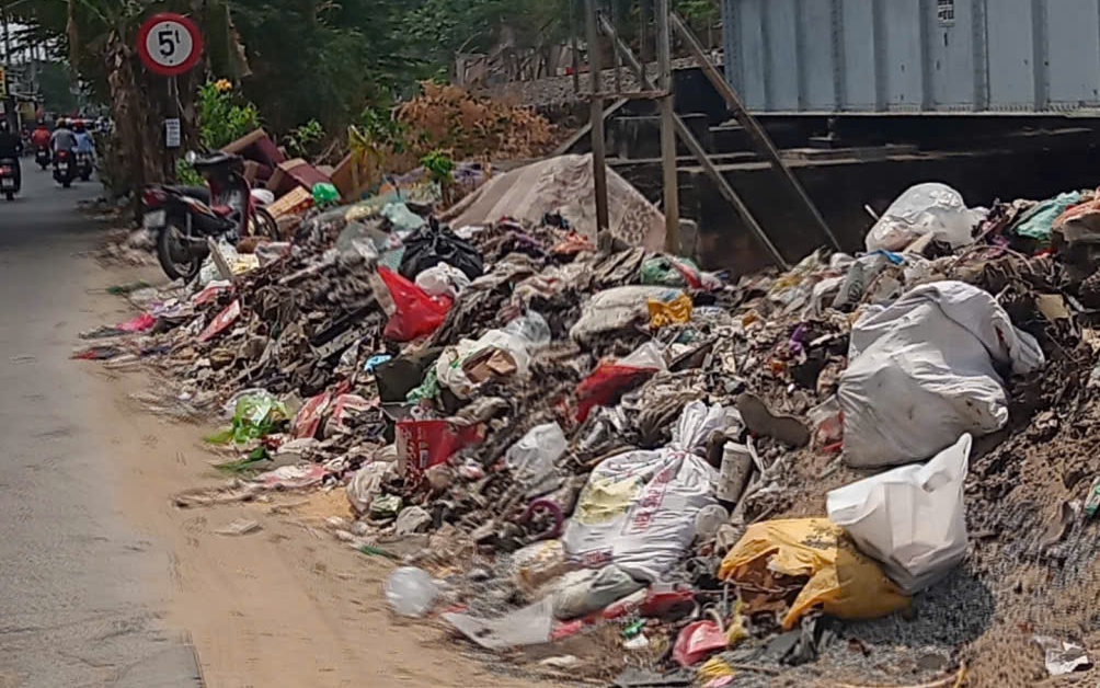 Đổ rác bừa bãi