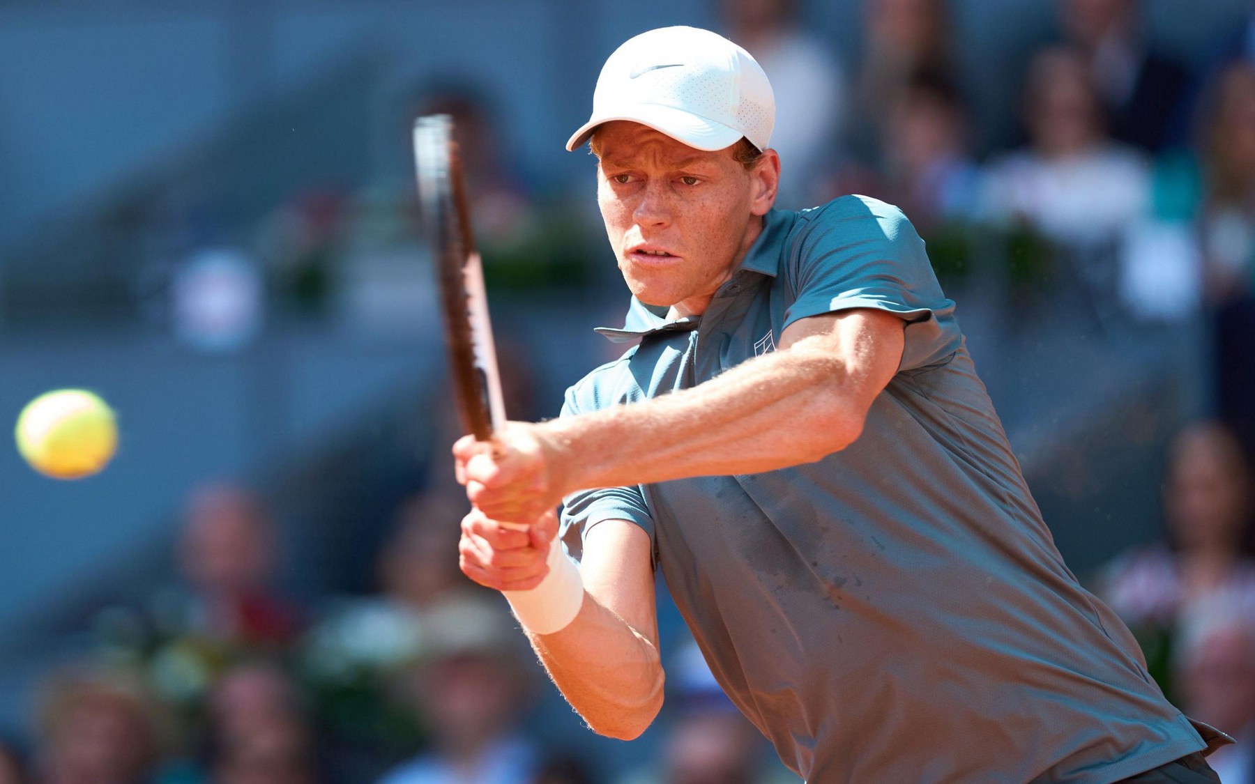 Sinner vượt Djokovic, Nadal, thành tay vợt đầu tiên vô địch liên tiếp 5 Masters 1000
