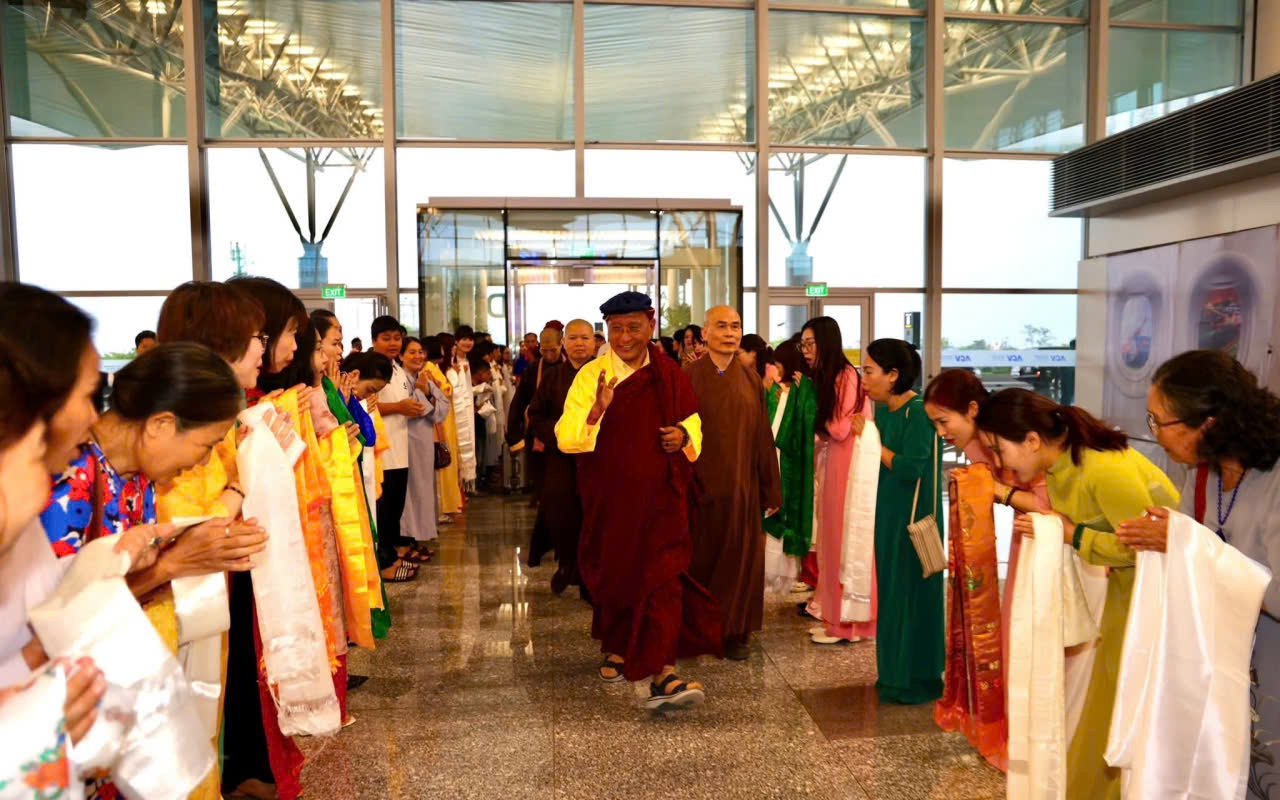 Đức Gyalwang Drukpa rời Việt Nam, kết thúc Pháp hội cầu nguyện hòa bình