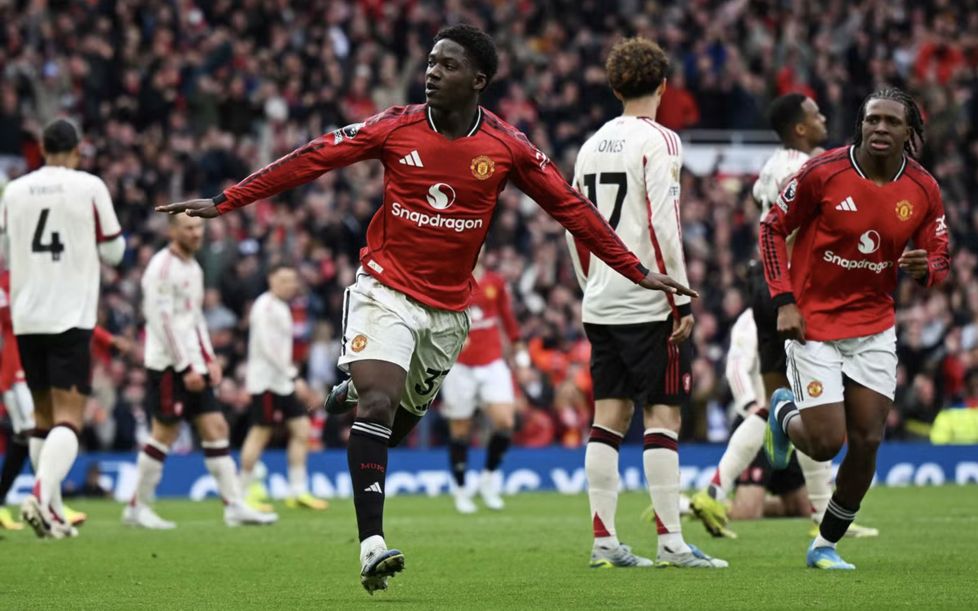 Đánh bại Liverpool, Man United chính thức trở lại Champions League