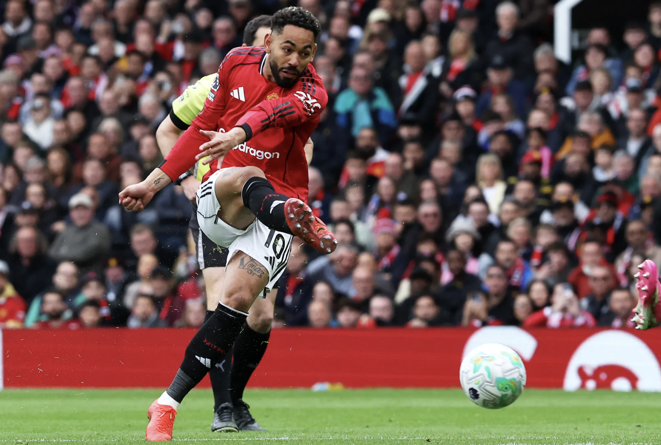 Đ&aacute;nh bại Liverpool, Man United ch&iacute;nh thức trở lại Champions League - Ảnh 1.