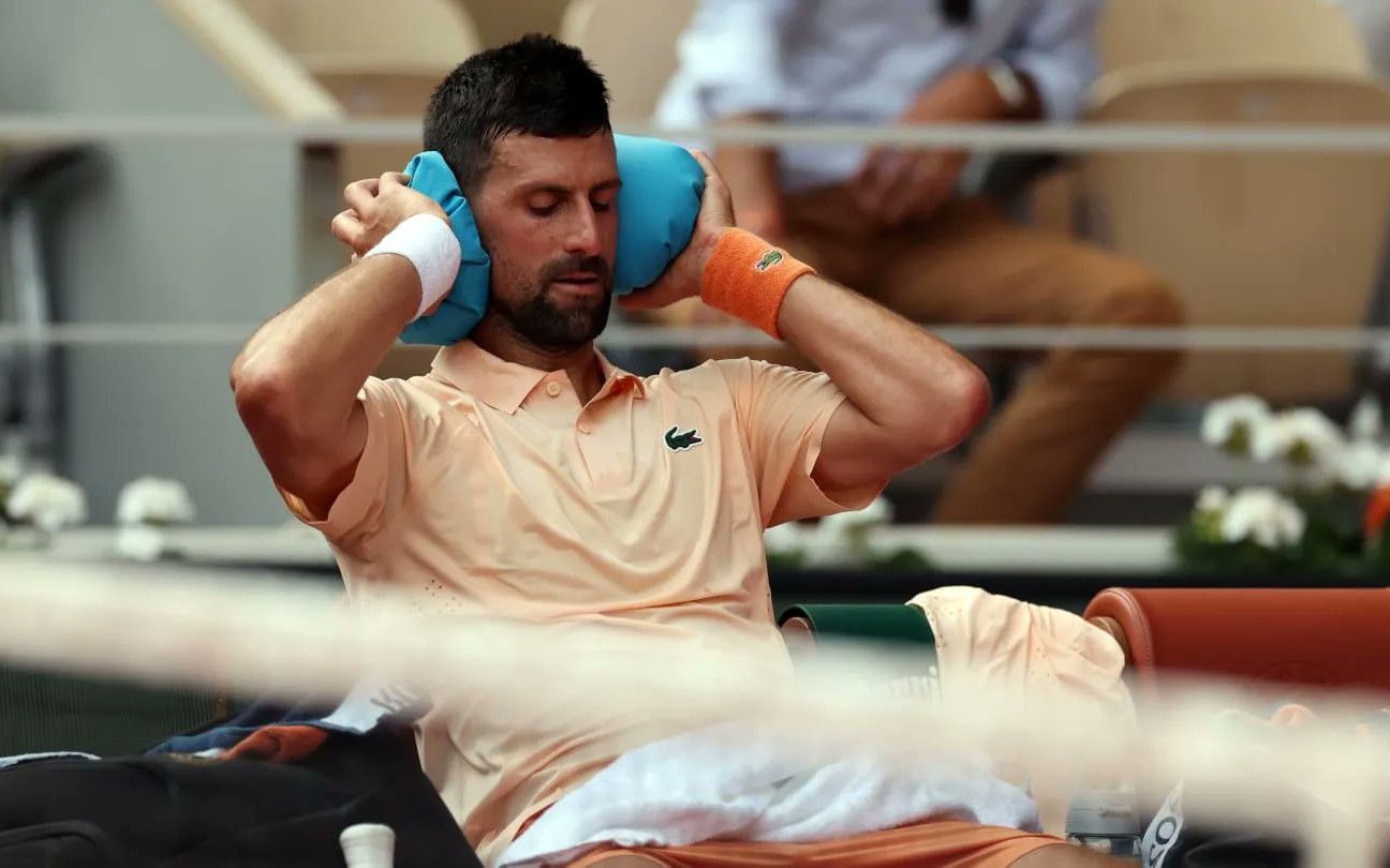 Djokovic thua ngược tài năng trẻ Brazil ở vòng 3