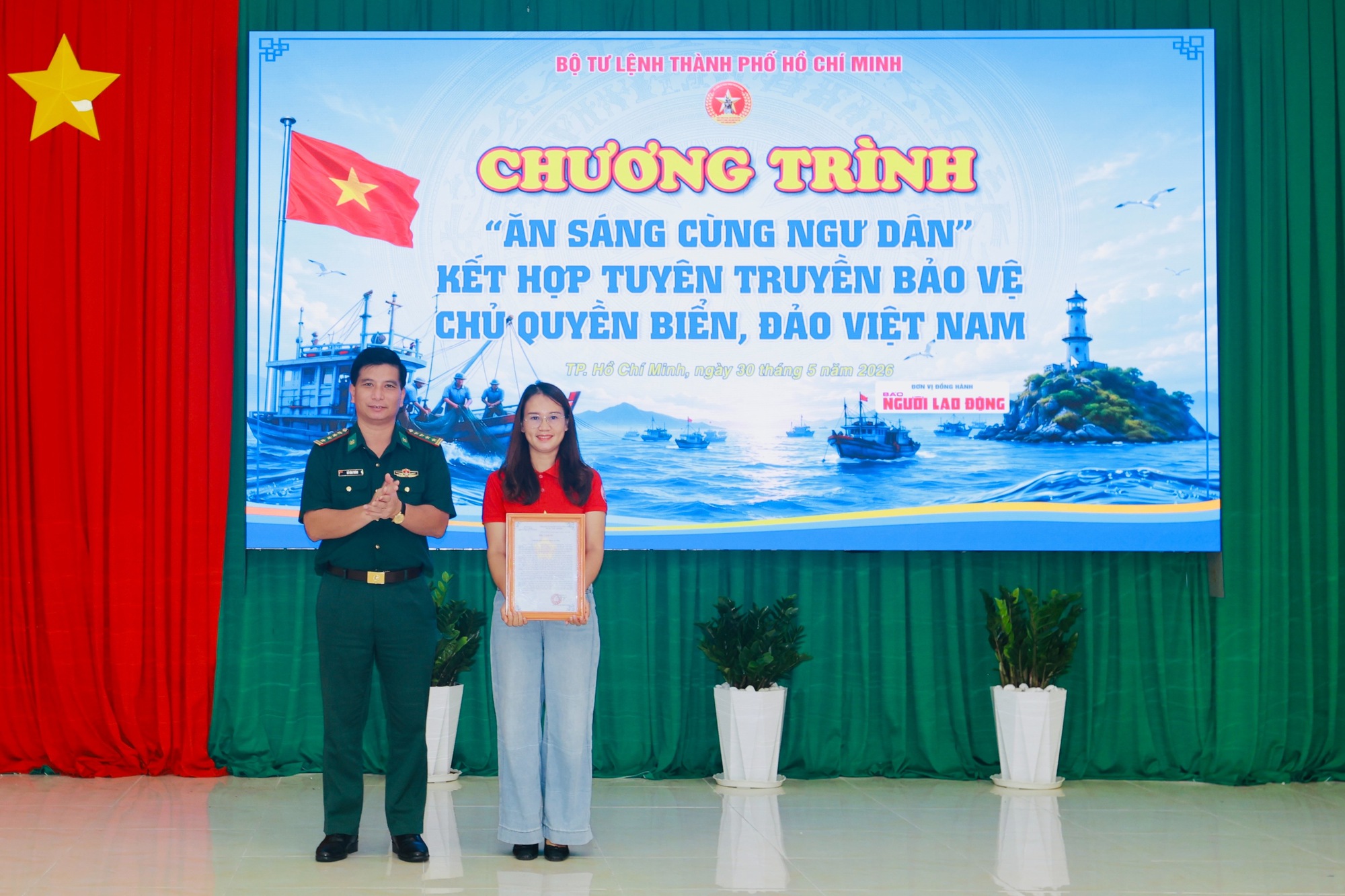 Lan tỏa &yacute; thức bảo vệ chủ quyền biển đảo từ chương tr&igrave;nh "Ăn s&aacute;ng c&ugrave;ng ngư d&acirc;n" - Ảnh 15.