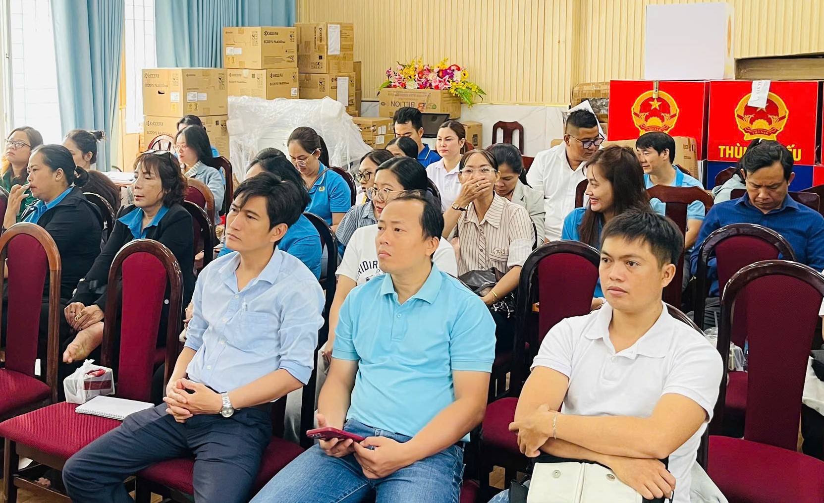 Đối thoại với lãnh đạo địa phương, người lao động mong được kết nối giới thiệu việc làm - Ảnh 4.