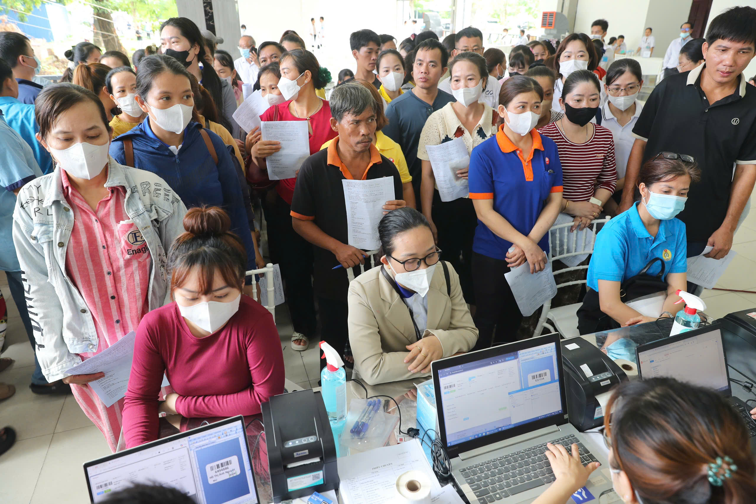 LĐLĐ TPHCM ph&aacute;t động chương tr&igrave;nh chăm s&oacute;c sức khỏe cho 1 triệu đo&agrave;n vi&ecirc;n, lao động - Ảnh 2.