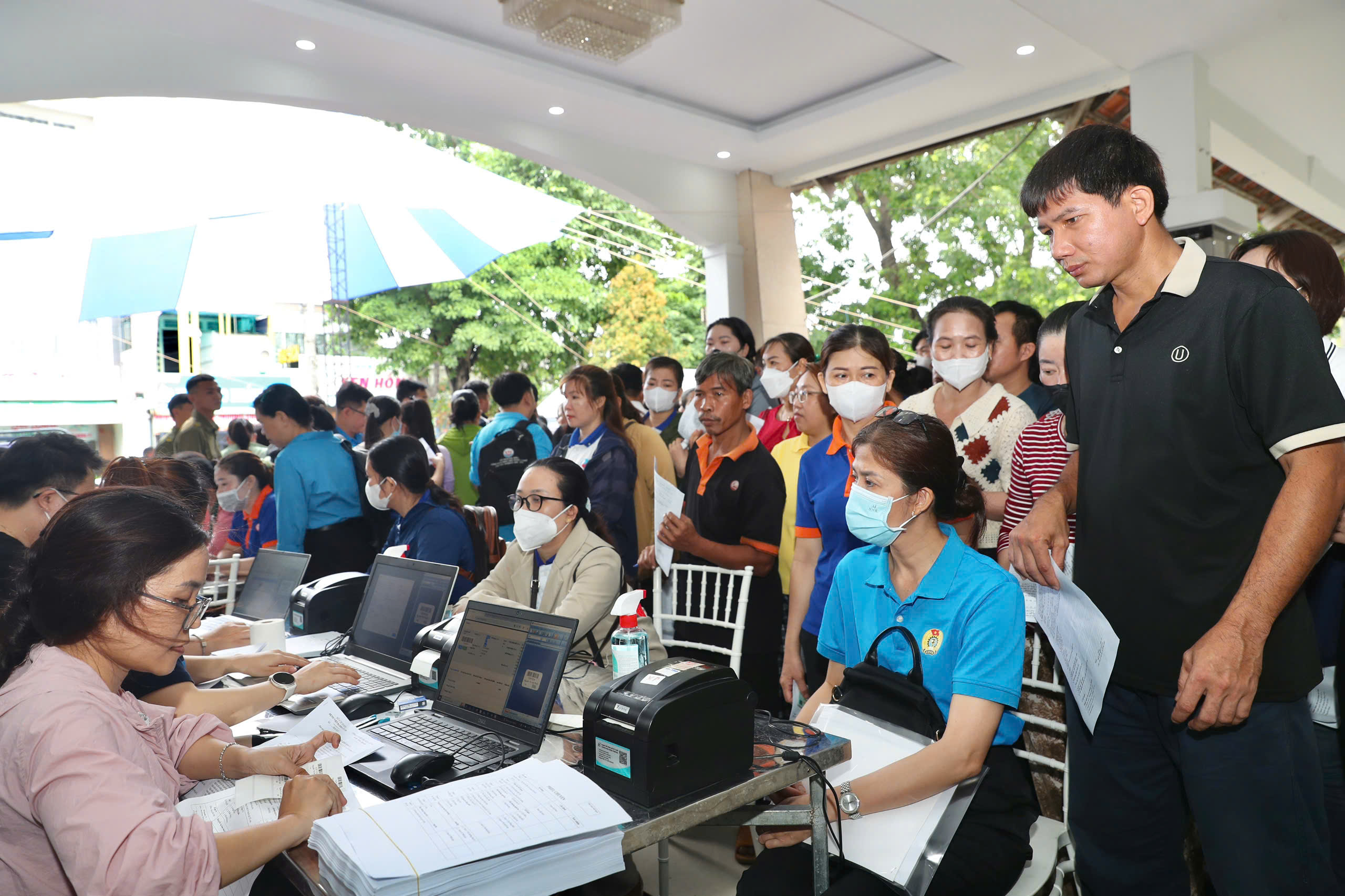 LĐLĐ TPHCM ph&aacute;t động chương tr&igrave;nh chăm s&oacute;c sức khỏe cho 1 triệu đo&agrave;n vi&ecirc;n, lao động - Ảnh 3.