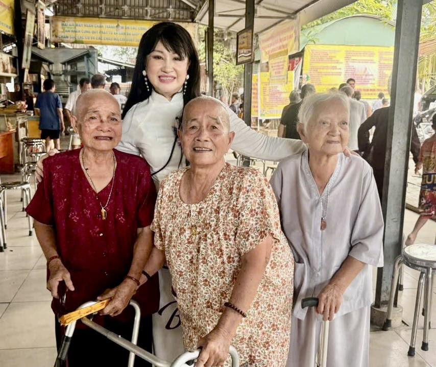 Nghệ sĩ Bích Thủy – Người giữ lửa tình ca Bắc Sơn và tích cực làm từ thiện - Ảnh 3.