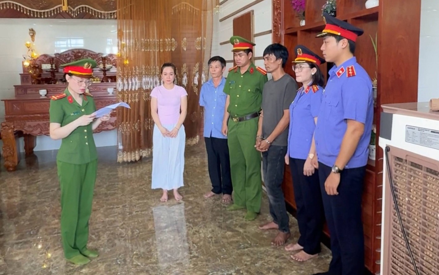 Làm giả sổ hồng, bán đất của người khác để chiếm đoạt hơn 500 triệu đồng