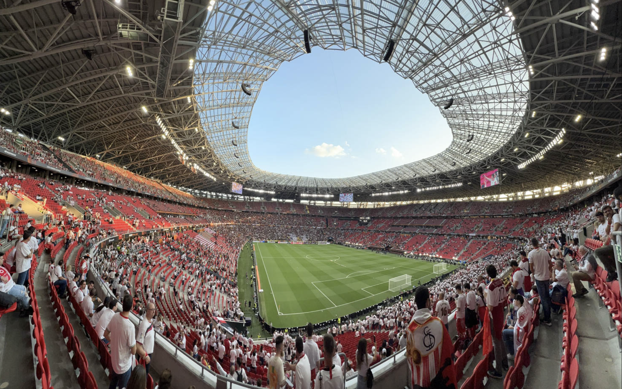 Chung kết Champions League: Puskas Arena và dự án bóng đá tỉ đô
