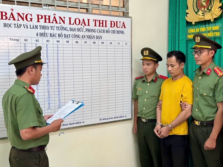 Bắt tạm giam Phạm Quốc Kỳ vi phạm xuất cảnh tr&aacute;i ph&eacute;p sang Campuchia - Ảnh 1.