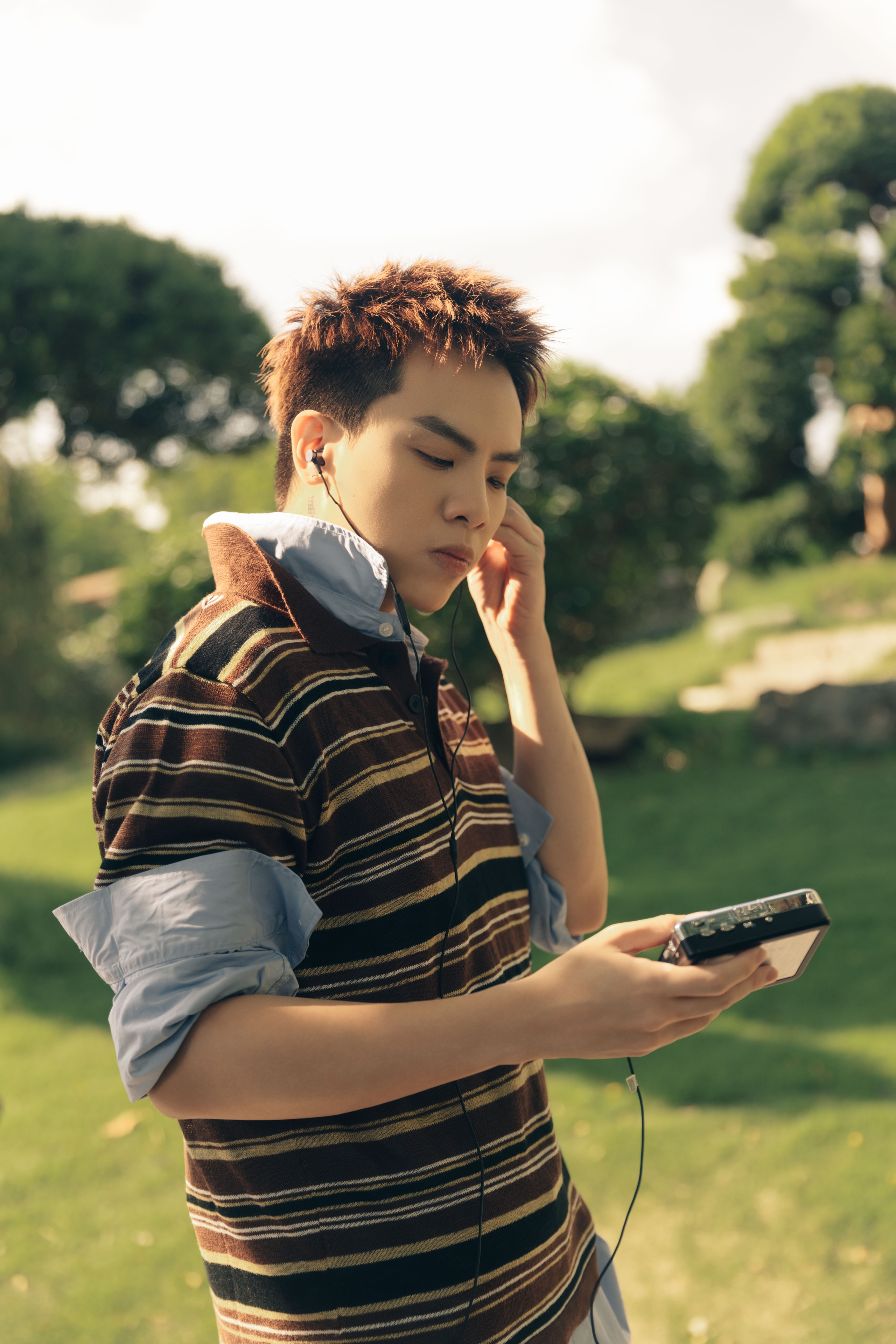 Hứa Kim Tuyền nh&igrave;n lại gần một thập kỷ tạo dấu ấn với loạt hit triệu view  - Ảnh 1.