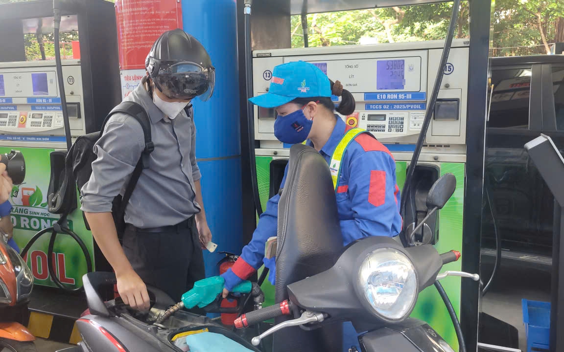 Một ngày trước 1-6, Bộ Công Thương yêu cầu hãng xe đánh giá toàn diện tác động của xăng E10