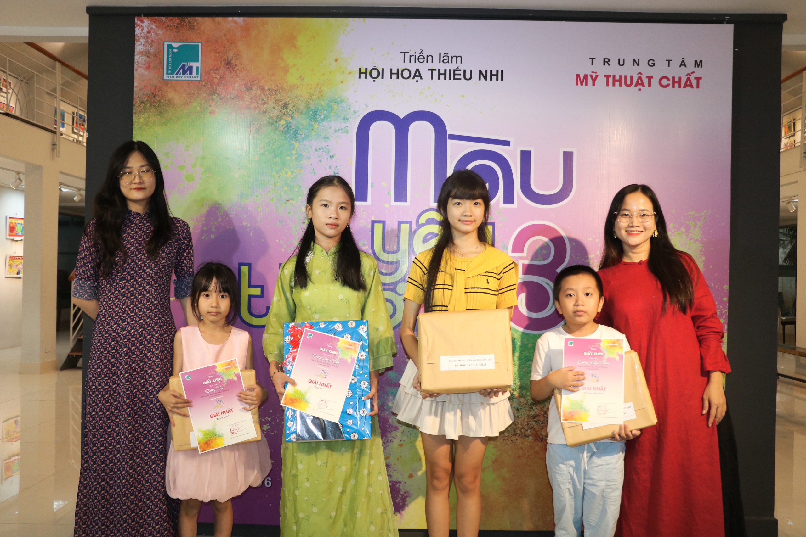 Triển l&atilde;m Mỹ thuật thiếu nhi "M&agrave;u y&ecirc;u thương 03" - Ảnh 20.