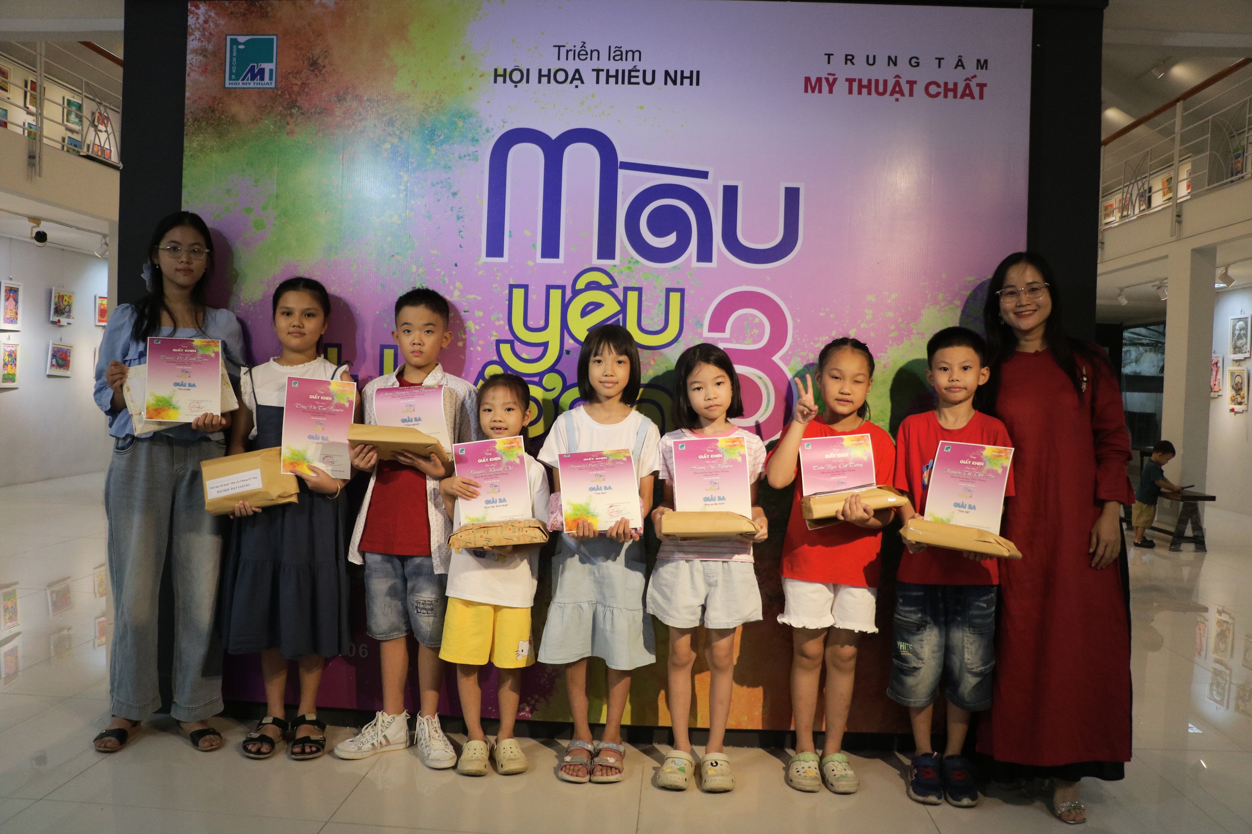 Triển l&atilde;m Mỹ thuật thiếu nhi "M&agrave;u y&ecirc;u thương 03" - Ảnh 23.