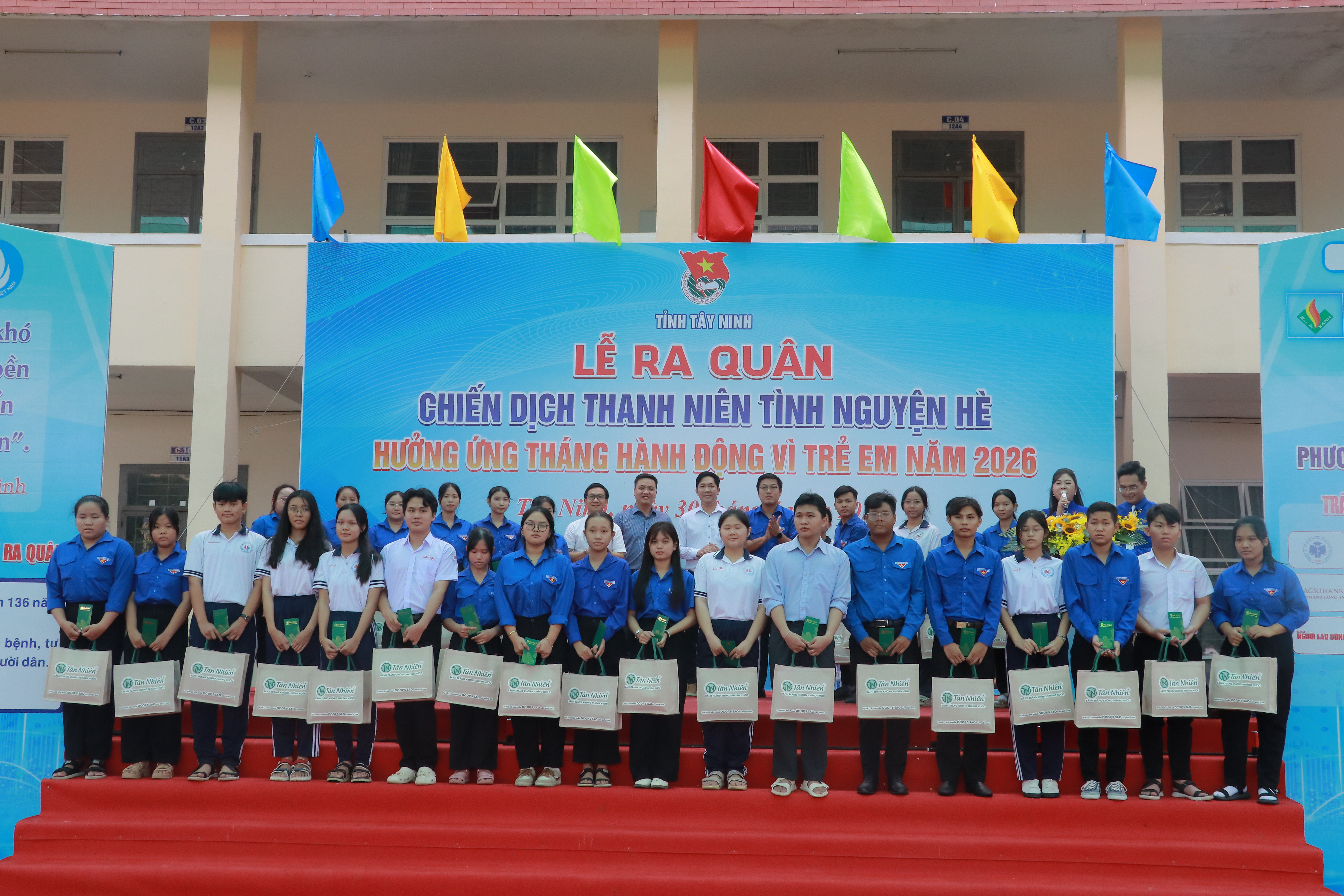 T&acirc;y Ninh ra qu&acirc;n Chiến dịch Thanh ni&ecirc;n t&igrave;nh nguyện h&egrave; với nguồn lực hơn 6 tỉ đồng - Ảnh 13.