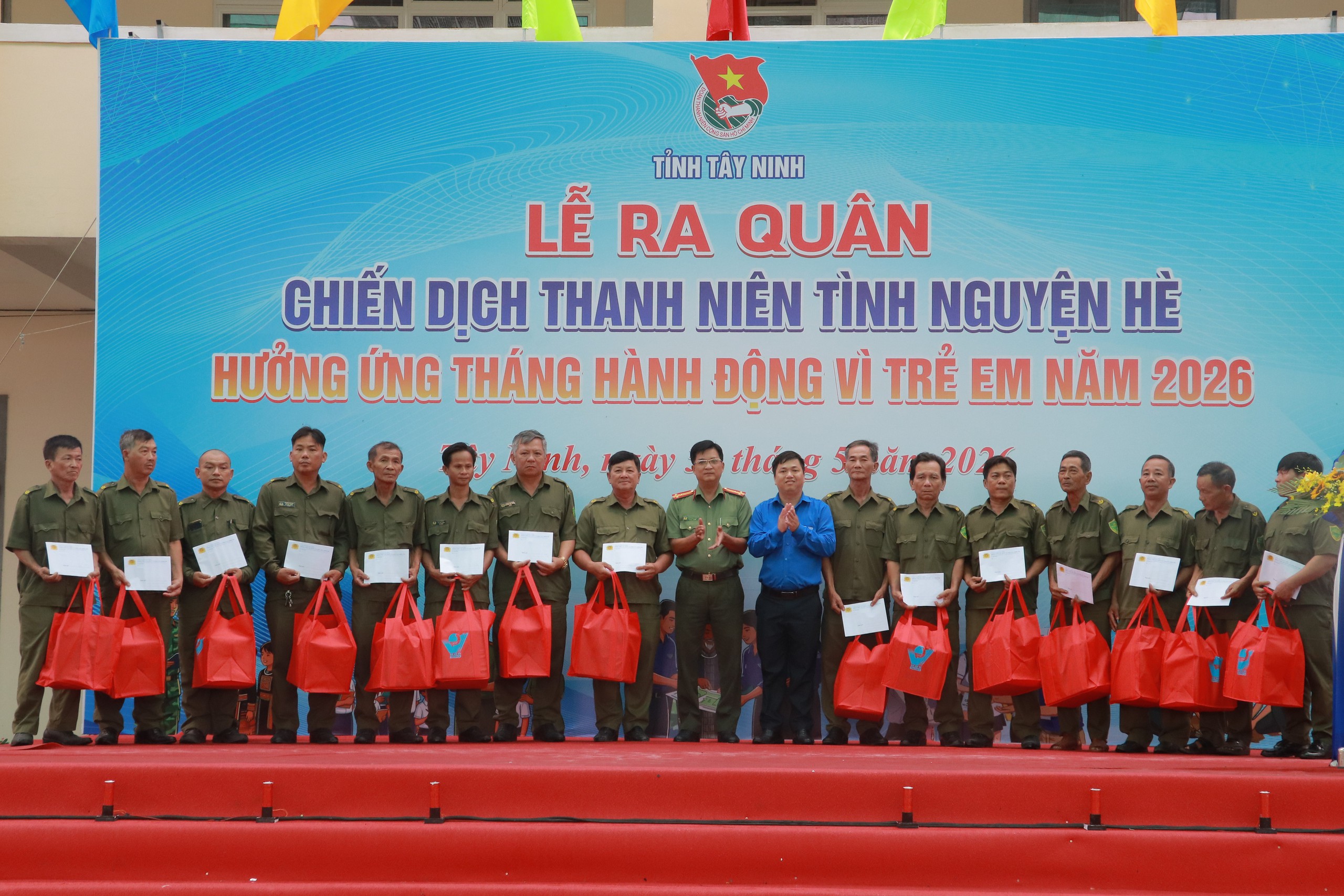 T&acirc;y Ninh ra qu&acirc;n Chiến dịch Thanh ni&ecirc;n t&igrave;nh nguyện h&egrave; với nguồn lực hơn 6 tỉ đồng - Ảnh 14.