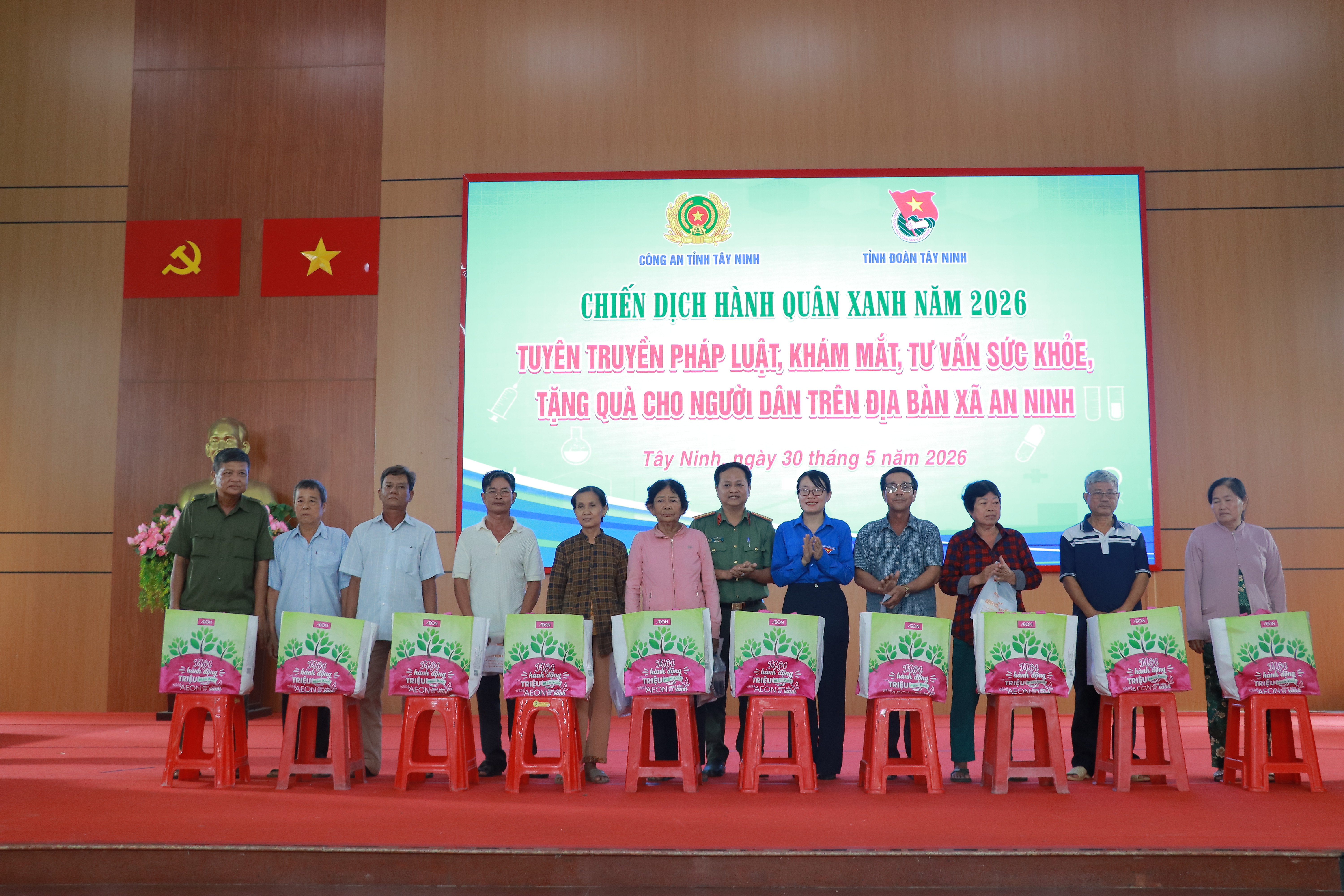 T&acirc;y Ninh ra qu&acirc;n Chiến dịch Thanh ni&ecirc;n t&igrave;nh nguyện h&egrave; với nguồn lực hơn 6 tỉ đồng - Ảnh 18.