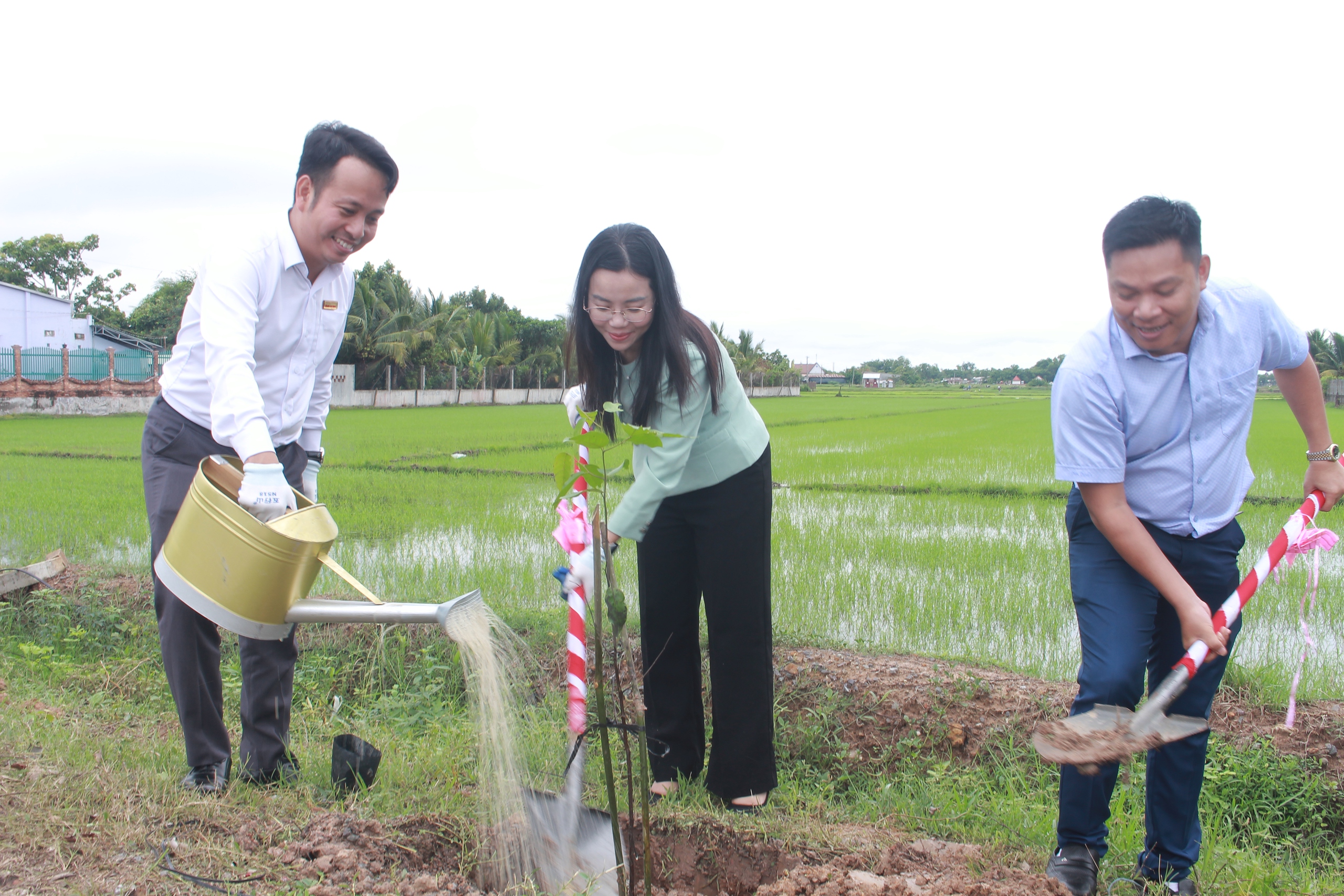 T&acirc;y Ninh ra qu&acirc;n Chiến dịch Thanh ni&ecirc;n t&igrave;nh nguyện h&egrave; với nguồn lực hơn 6 tỉ đồng - Ảnh 15.