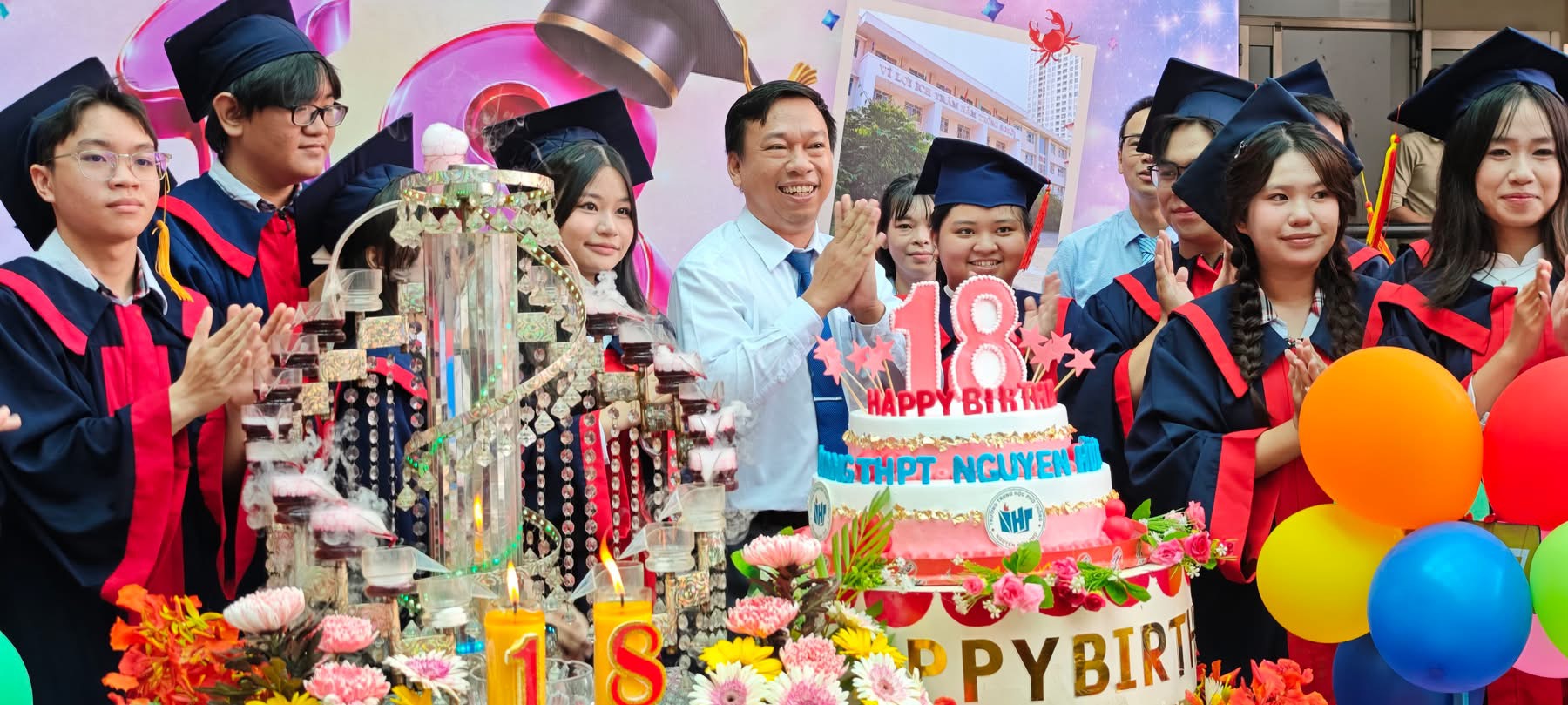 Thầy c&ocirc; tự dựng tiết mục nhảy tặng học tr&ograve; cuối cấp, miễn ph&iacute; &ocirc;n thi - Ảnh 9.