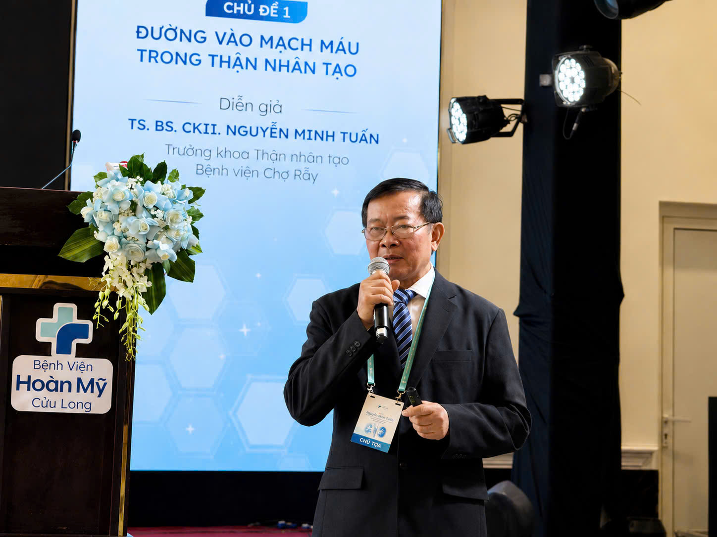 100 b&aacute;c sĩ, chuy&ecirc;n gia y tế tham dự hội thảo khoa học tại Cần Thơ - Ảnh 2.