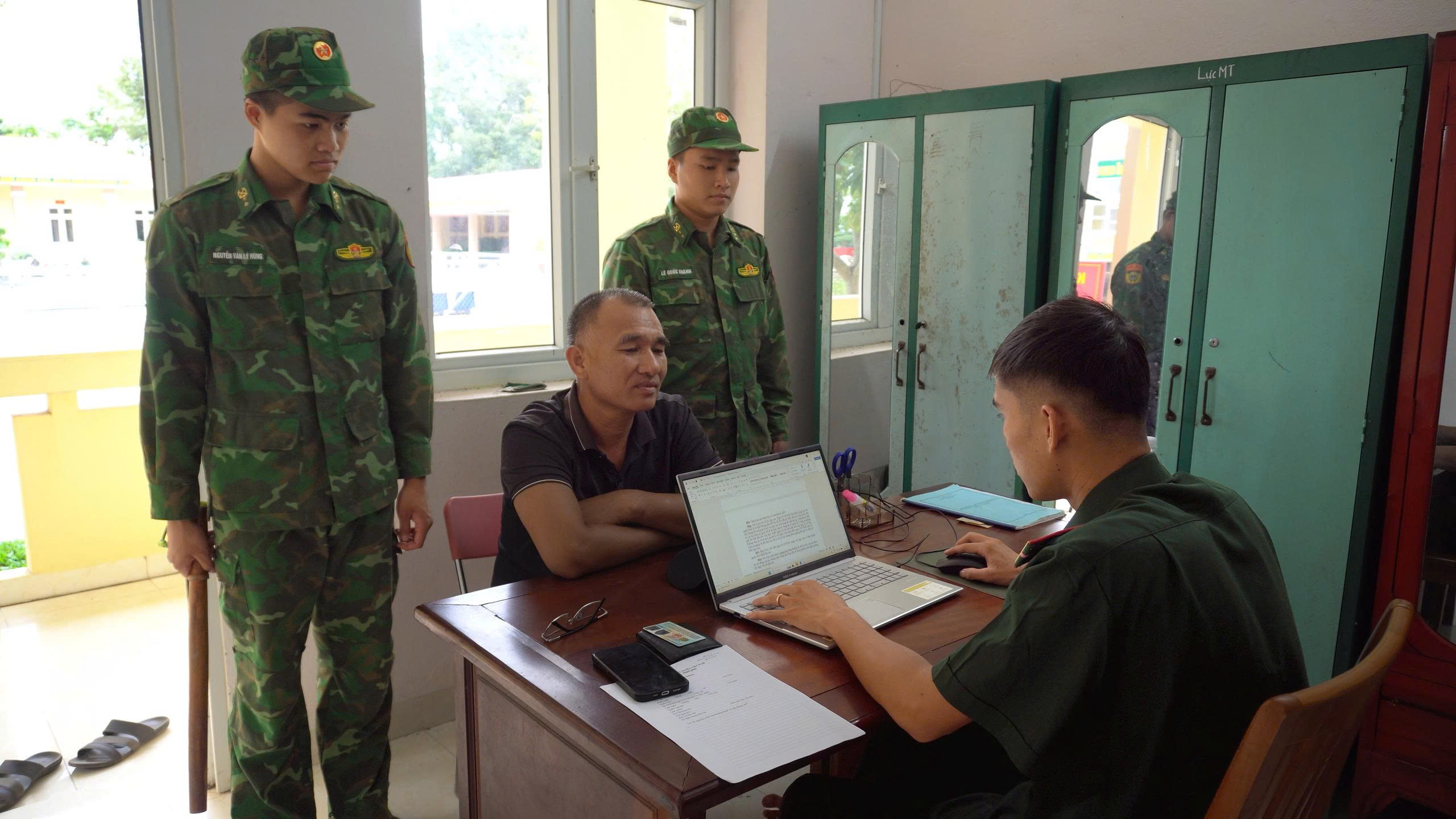 Bắt giữ đối tượng Trần Nguyên Gia liên quan vụ đánh bạc tại Campuchia - Ảnh 1.