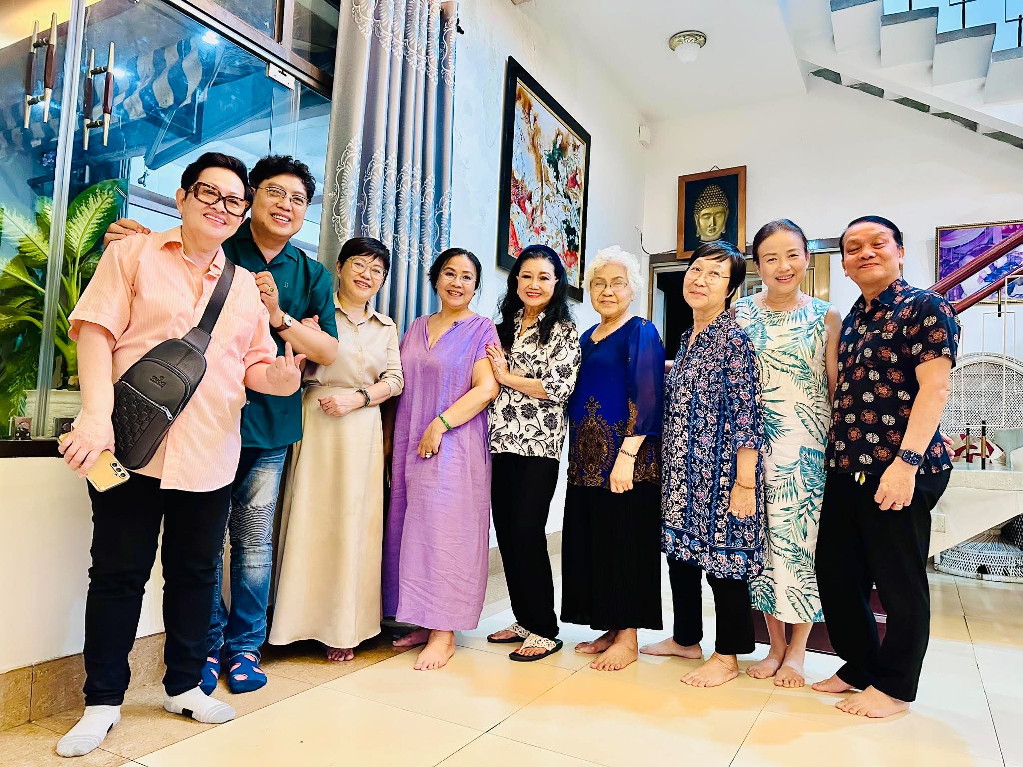 Kỳ nữ Kim Cương hội ngộ với bạn nghề, gom nhặt k&yacute; ức s&agrave;n diễn - Ảnh 2.